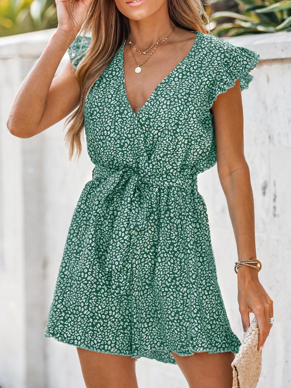 CUPSHE Damen Jumpsuit V-Ausschnitt Rüschen Strampler Leopard Flügelärmel Weites Bein Overall mit Gürtel Kurz Lose Hosenanzug