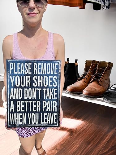 Miniatura 2 de AMERICAN WIT FUNNY - Letrero de metal con cita de metal de aspecto retro oxidado (16 x 12.5 pulgadas) (por favor, quita tus zapatos y no tomes un