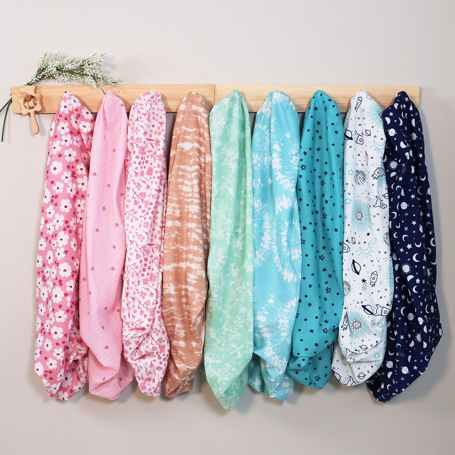 The Peanutshell Pack n Play - Sábanas bajeras para cuna pequeña, sábanas para corralito, ropa de cama portátil para cuna para niños o niñas, espacio celestial, paquete de 3