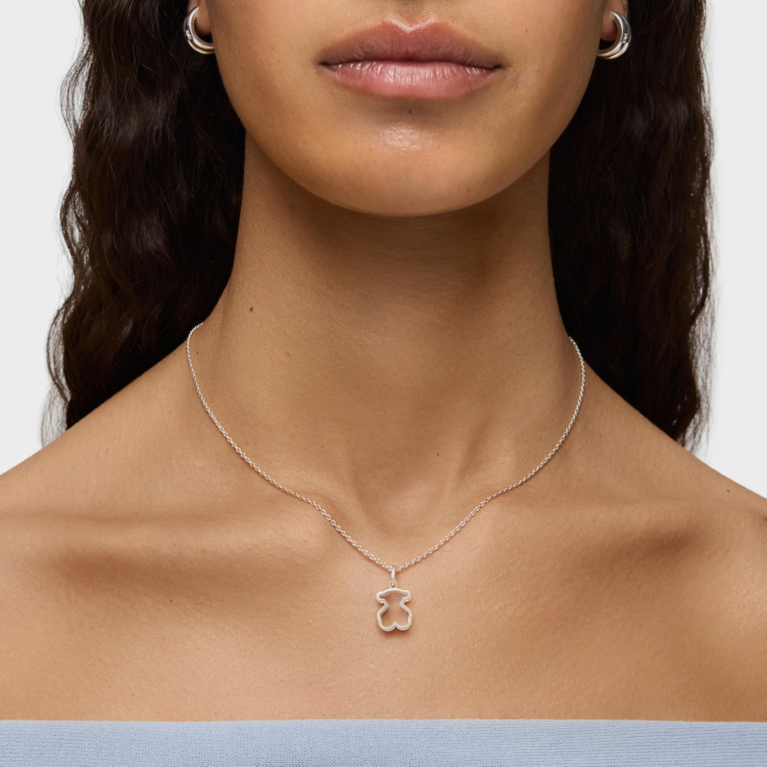 TOUS Collar de Plata de Primera Ley para Mujer con Colgante de Oso de 12 mm, 45 cm de Largo, Delicado y Elegante, Colección Galaxy