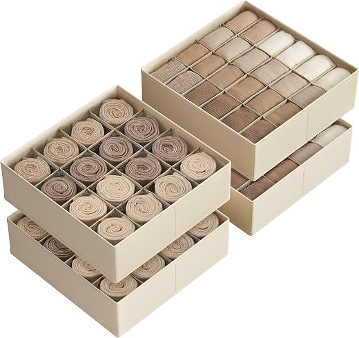 SONGMICS Set di 4 Organizzatori per Cassetto, 80 Scomparti (2x16+2x24), Scatole per Calze Pieghevoli, per Armadio, 30 x 30 x 10 cm, per Calzini, Biancheria Intima, Cravatte, Beige Sabbia RUS011K01