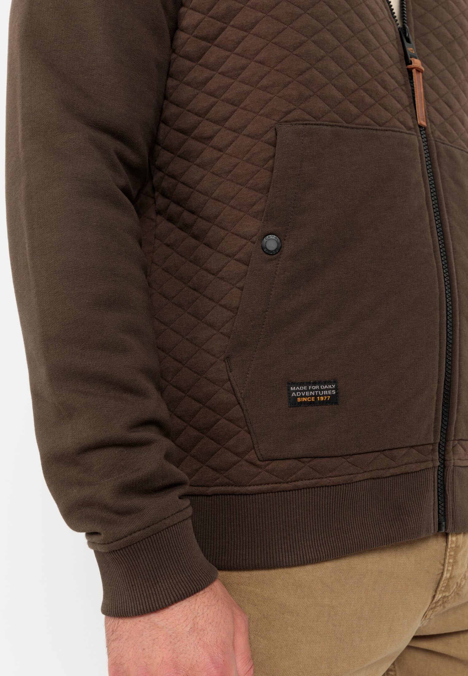 camel active Herren Gesteppte Sweatjacke mit Kapuze