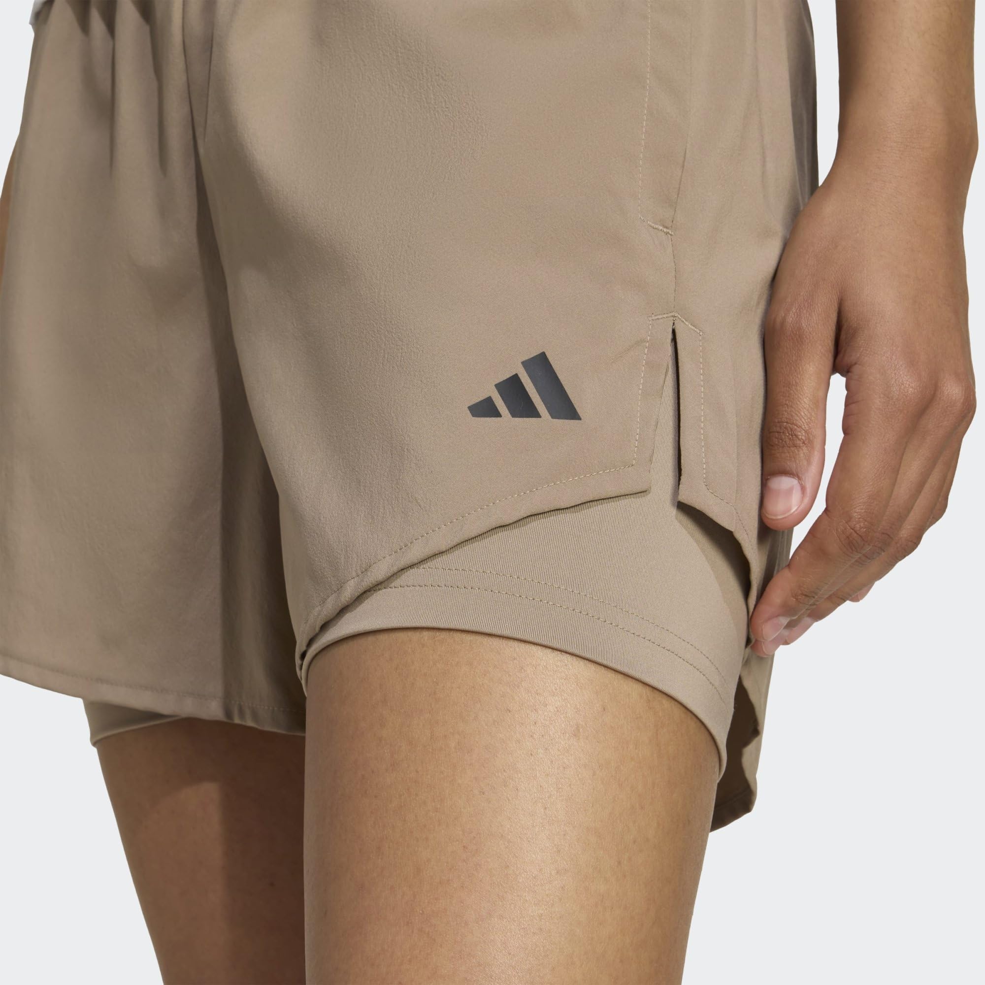 Adidas Damen AEROREADY Made for Training Minimal Two-in-One Shorts