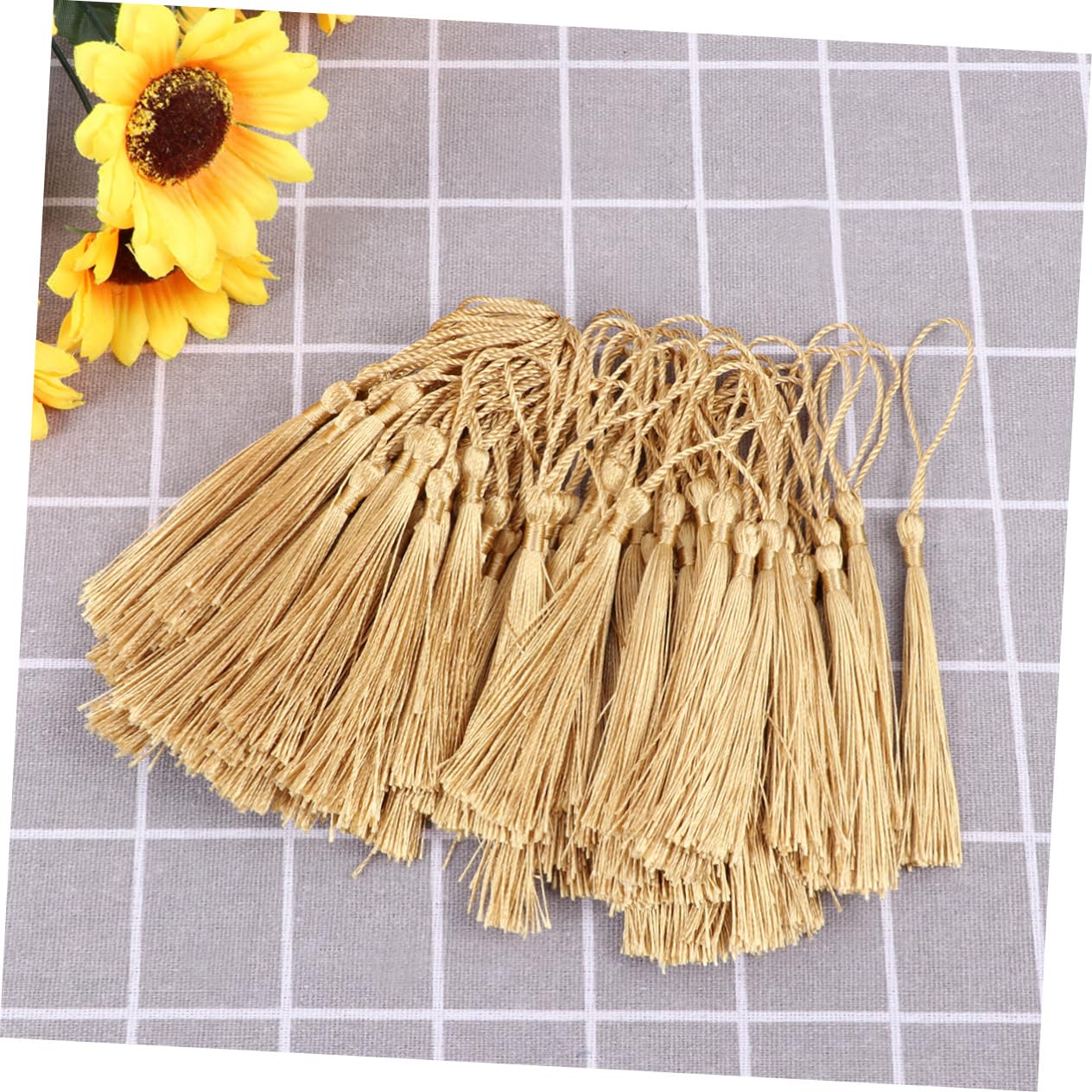STOBOK 300pezzi Nappa Poliestere Per Fai Da Te Decorazioni Per Gioielli e Accessori Nappe Dorate Per Creazioni Artigianali e Segnalibri Per Braccialetti e Collane Accessori
