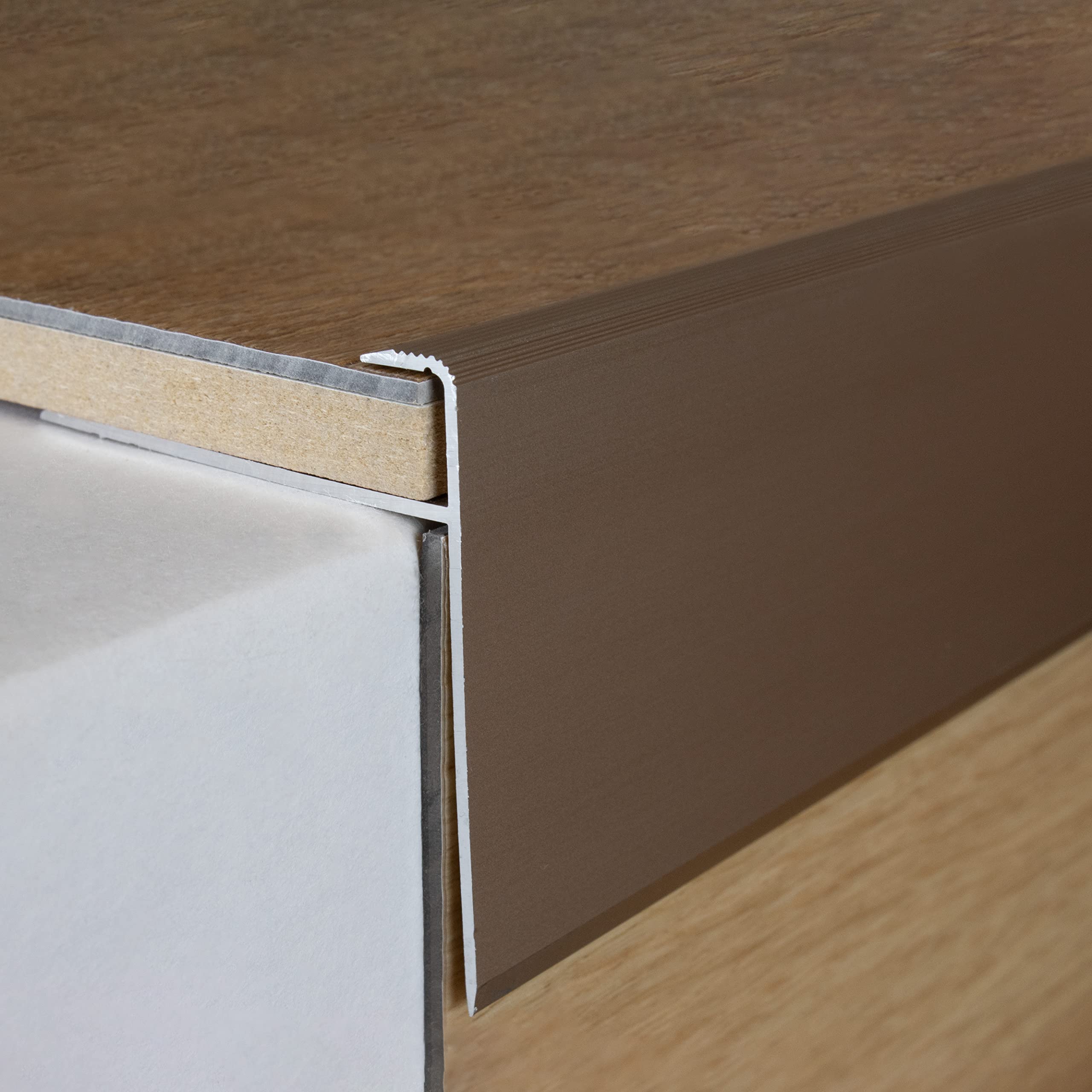 PROVISTON afwerkprofiel | Geanodiseerd aluminium | Brons donker | Breedte 10 mm | Hoogte 8,5 mm | Lengte 1000 mm | Geboord | Trapneus | Trapprofiel parket | 1 stuk