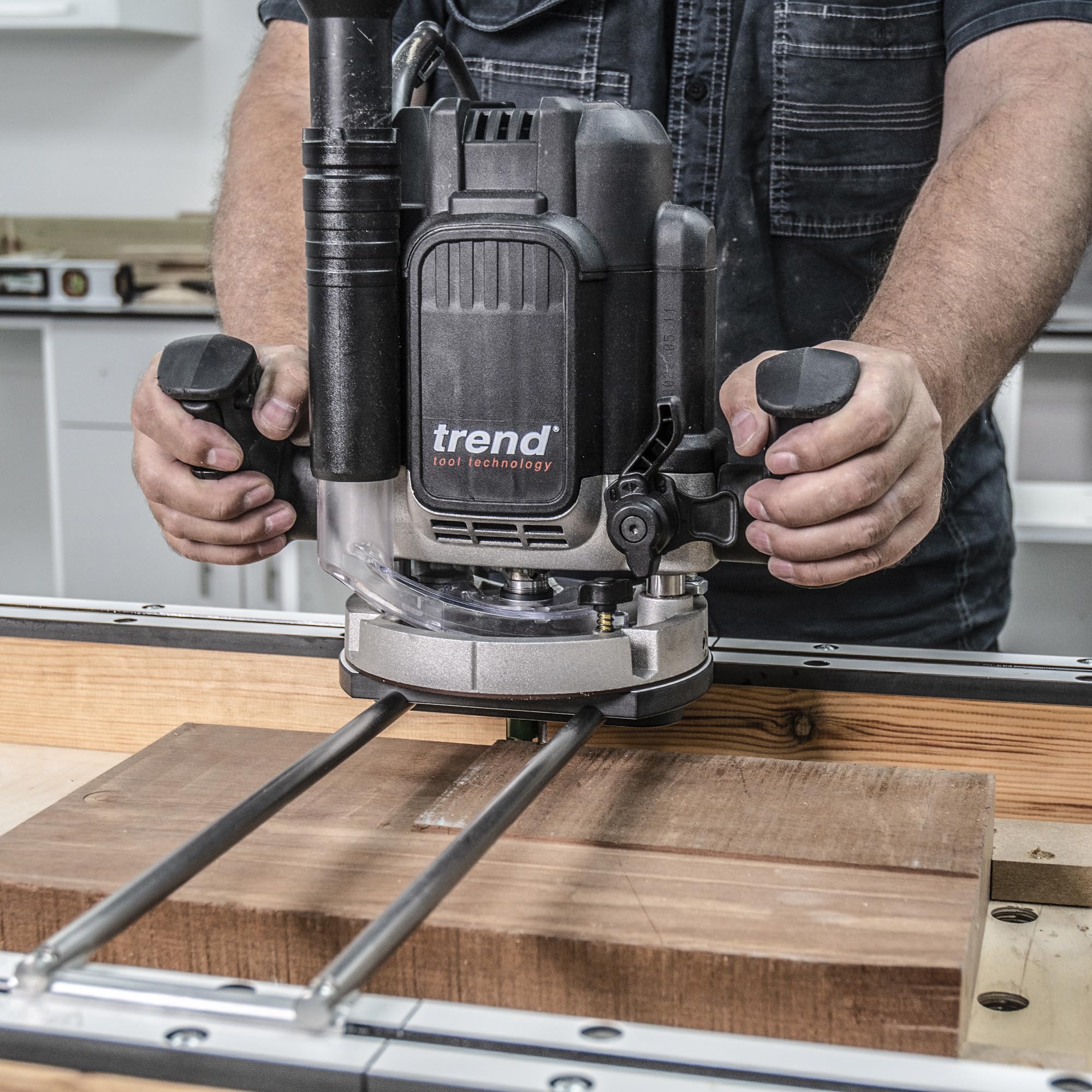 Trend Gabarit de surfaçage, gabarit compact adaptable pour les travaux d'aplanissement, de surfaçage et de tranchée sur des matériaux de forme large ou irrégulière, RS/JIG