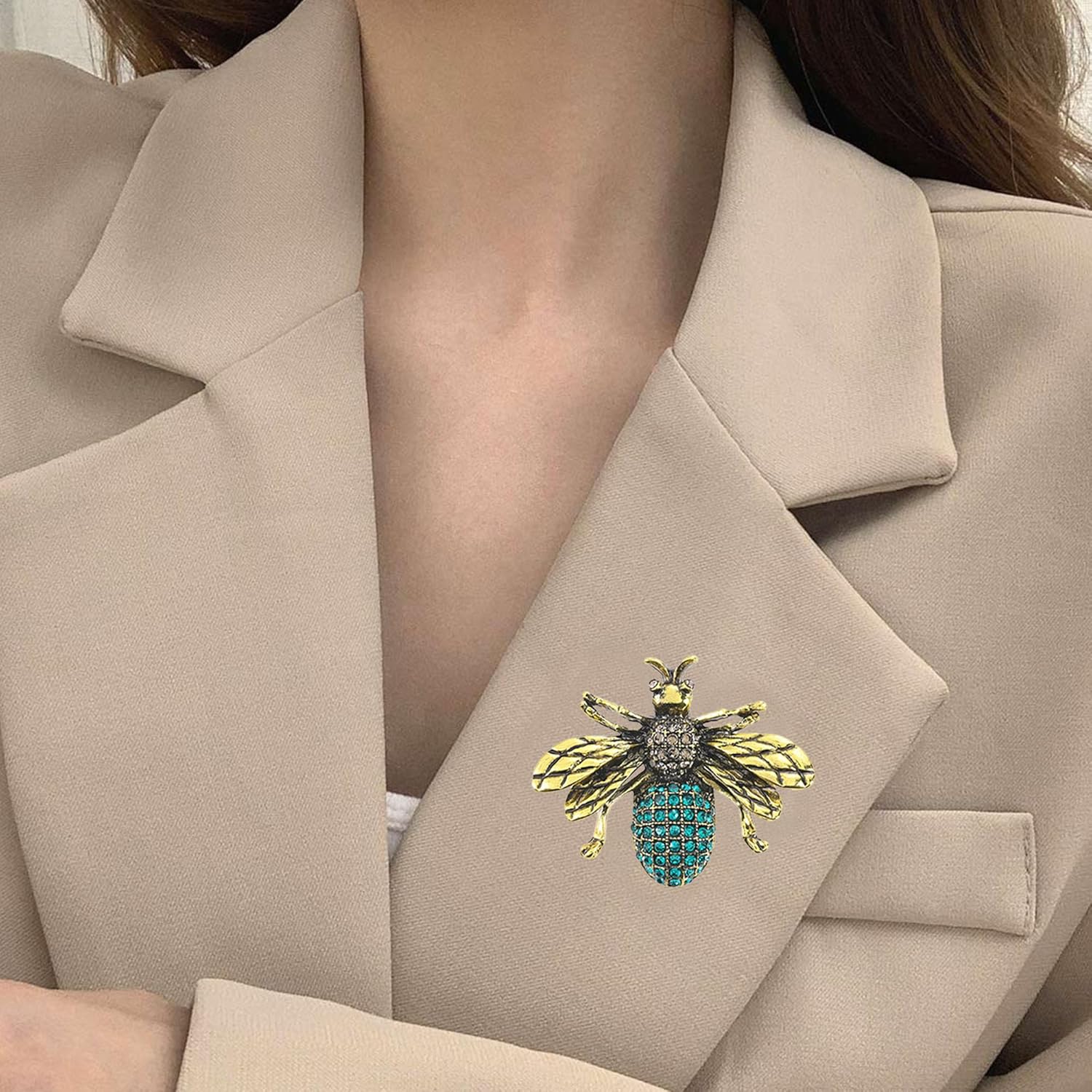 Alloy Rhinestone Bee Brooch for Women Men Sparkling Crystal Insect Lapel Pin - Image 3