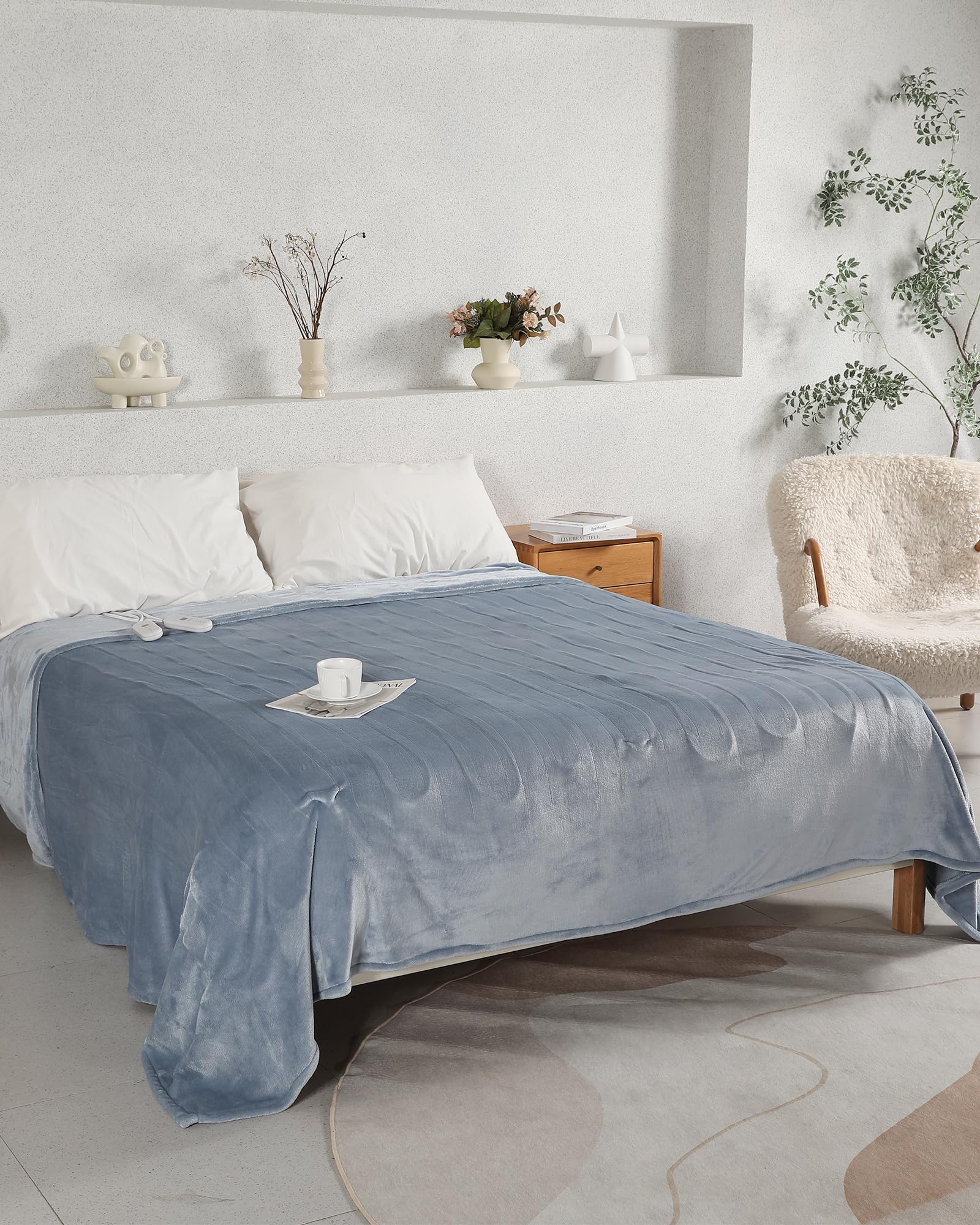 Photo 1 of Heated Blanket King Size, 90" x 100" Electric Blanket with 2 Heating Zones, 5 Fast Heating Levels & 10 Hours Auto Off, Super Cozy Soft Flannel Electric Heated Blanket with Overheating Protection, Blue Blue Double Flannel 90" x 100"