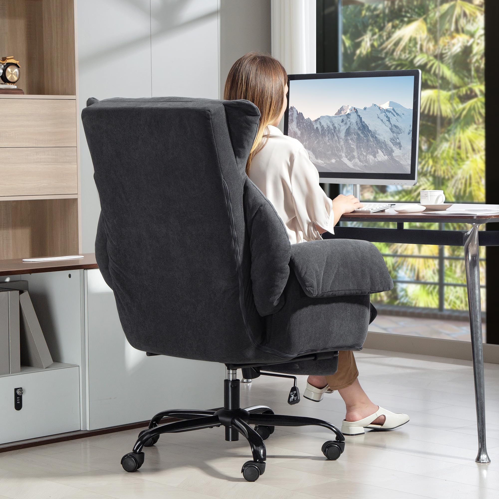 HOMCOM Silla de Escritorio con Reposapiés, Silla de Oficina Giratoria, con Respaldo Reclinable y Alto, Asiento y Reposabrazos Anchos, Acolchado Grueso, Tapizada en Terciopelo, Altura Ajustable, Gris