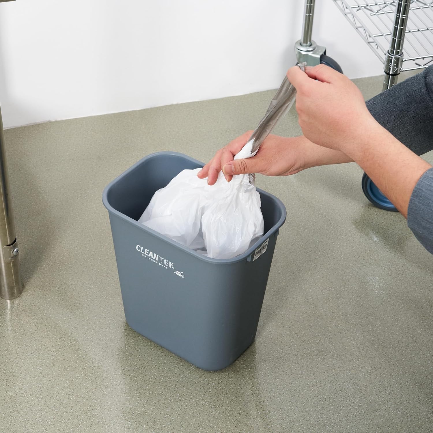 Restaurantware 8 gal White Plastic Trash Can Liner, 50 Pack