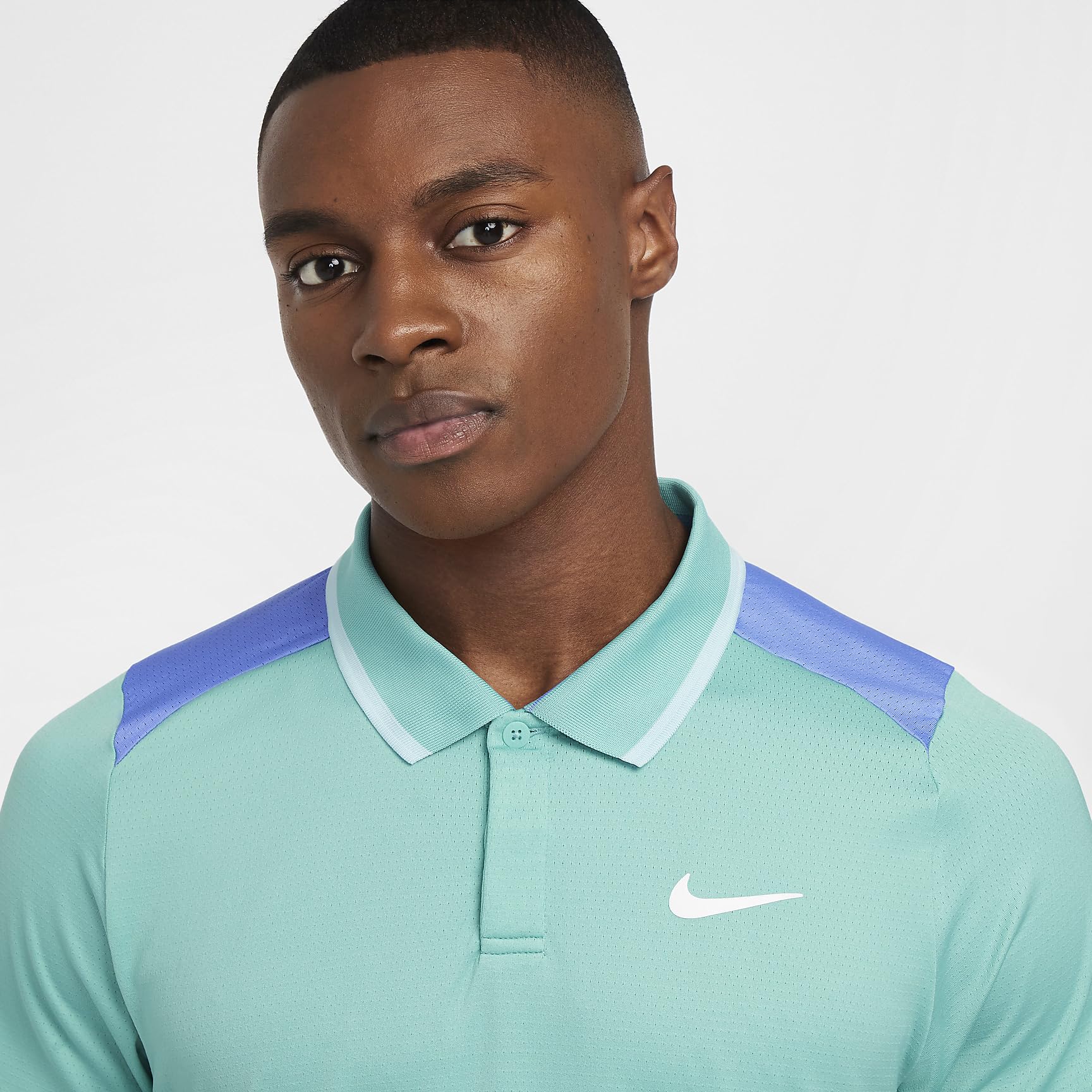 Nike Court Advantage Herren Dri-FIT Tennis Polo (FD5317-300, Green Frost/Royal Pulse/White)