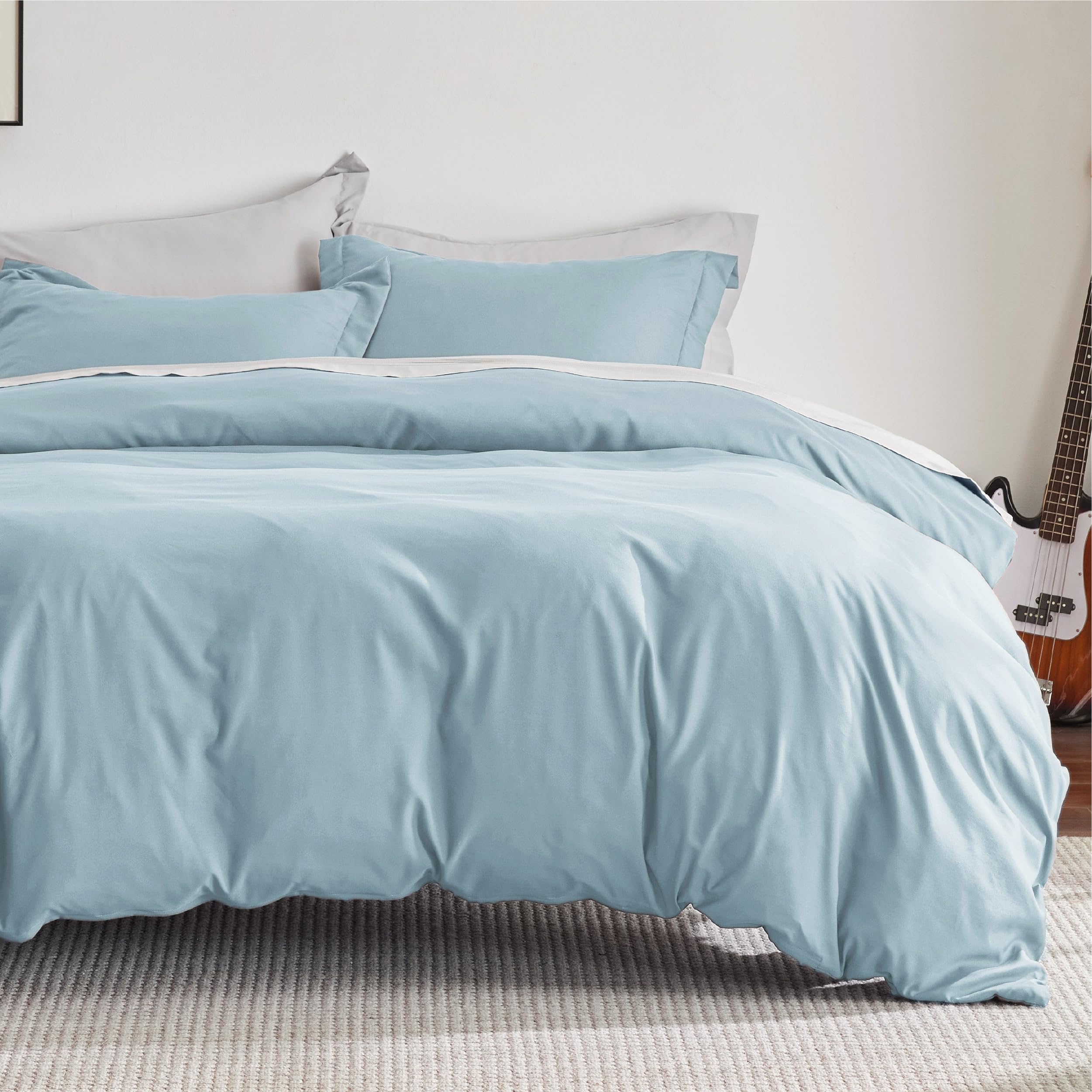 Bedsure Duvet Cover Queen Size - Soft Double Brushed Bedding Set for Kids & Adults, Zipper Closure, 3 Pieces, Includes 1 Duvet Cover (90"x90") & 2 Pillow Shams, NO Comforter, Winter SkyOEKO-TEX STANDARD 100
