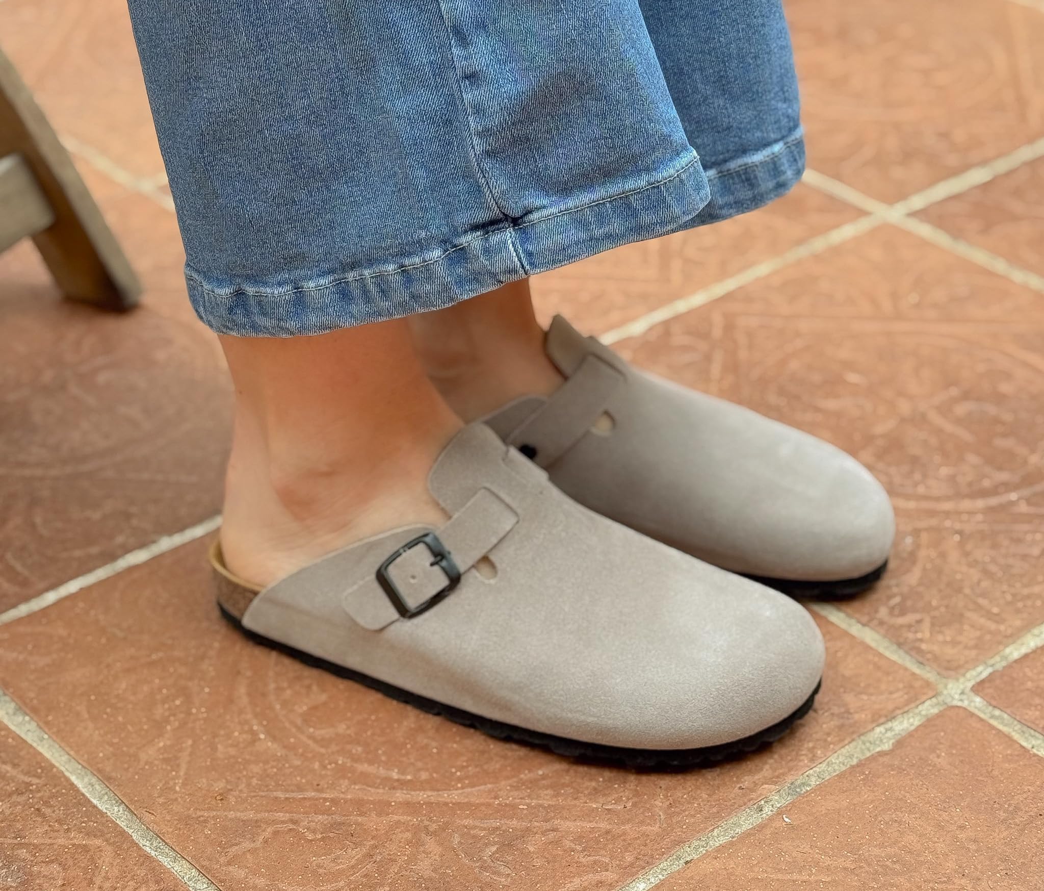 Lederclogs mit Kork Einlegesohle, Echtes Leder, Naturkork, verstellbare Schnalle am Fuß, Herren/Damen Sandalen, rutschfeste Eva-Sohle, Qualitätssandalen Made in Spain