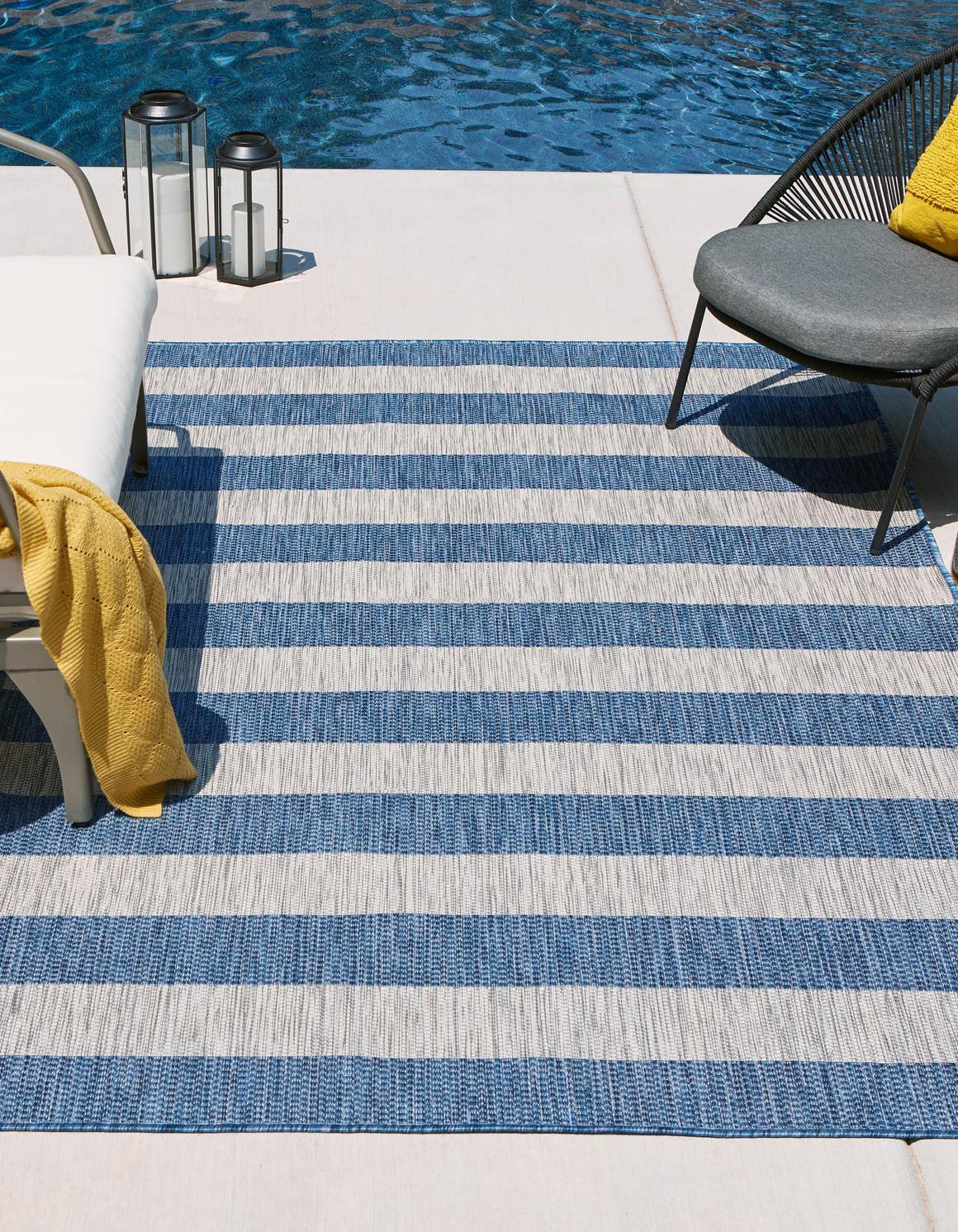 Unique Loom Outdoor Striped Collection Area Rug - Distressed Stripe (5' 1" x 7' 1" Rectangle Blue/Ivory)