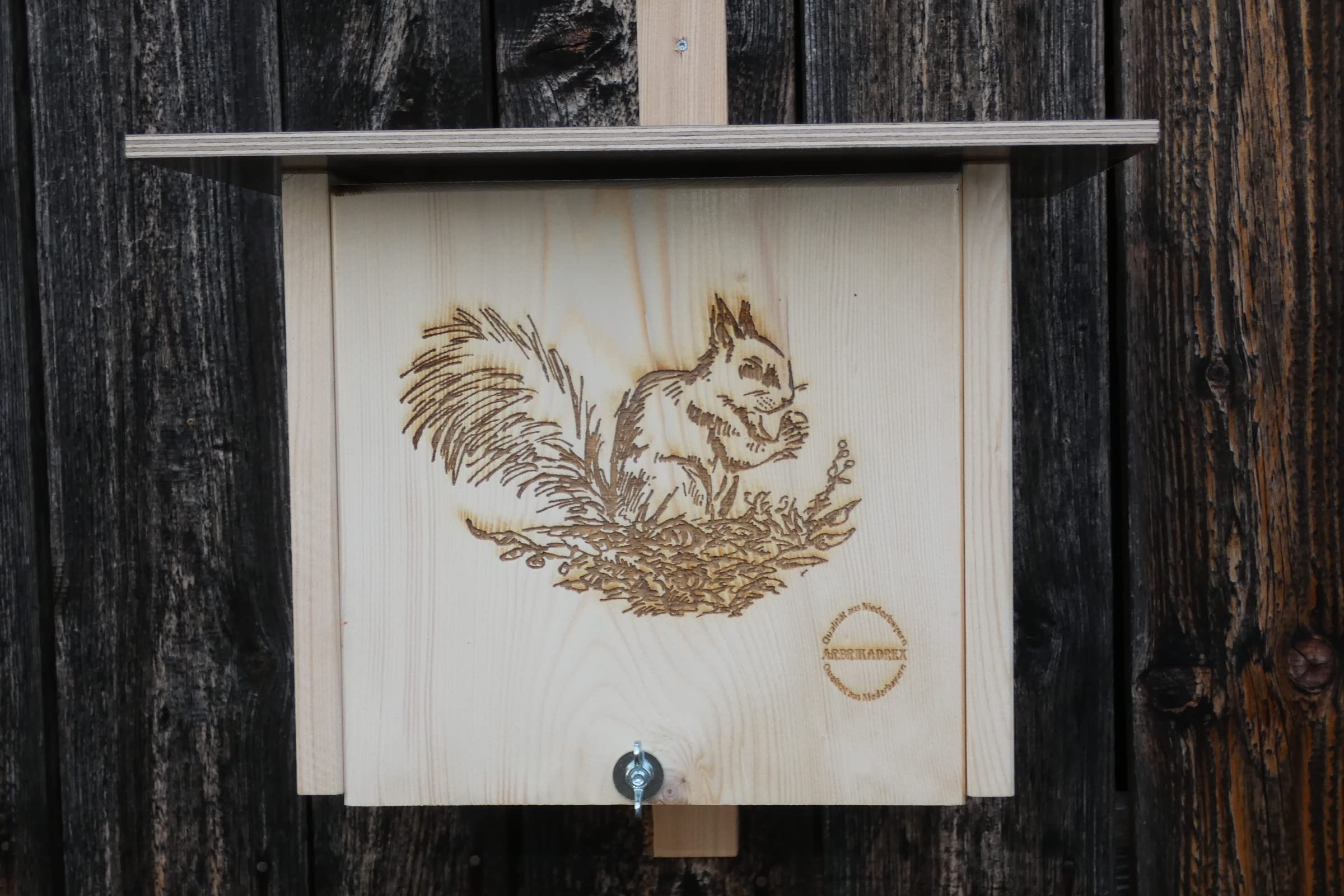 Großer Premium Eichhörnchen Kobel, Nistkasten, 3 Eingänge, deutsches Qualitätsprodukt handgefertigt in Niederbayern(20mm Fichte 2 x von Hand hochwertig Imprägniert)
