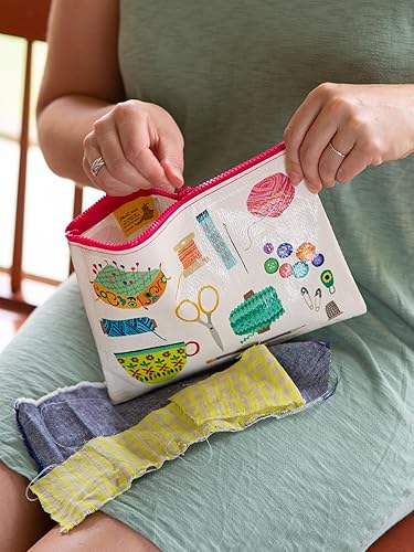 Miniatura 5 de Blue Q Bolsa con cremallera, costura. Hecho de 95% plástico reciclado, cremallera gruesa y resistente, fácil de limpiar. 7.25 pulgadas de alto x 9.5