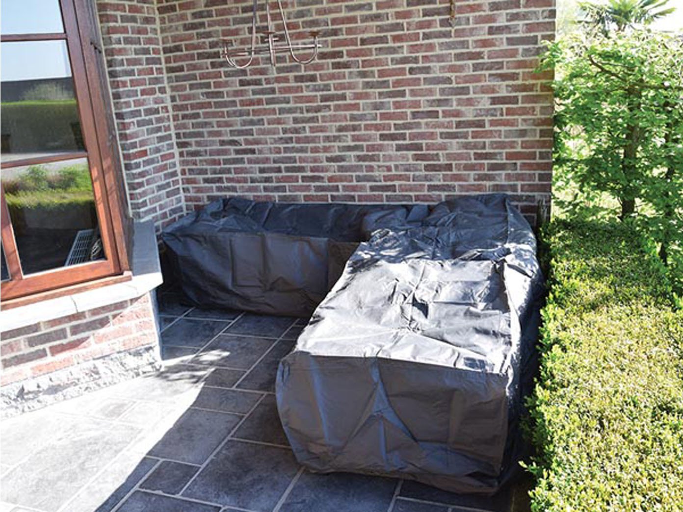 Zestaw pokrowców ochronnych: 250 x 250 cm do ogrodu w kształcie litery L + pokrowiec na 6-8 poduszek