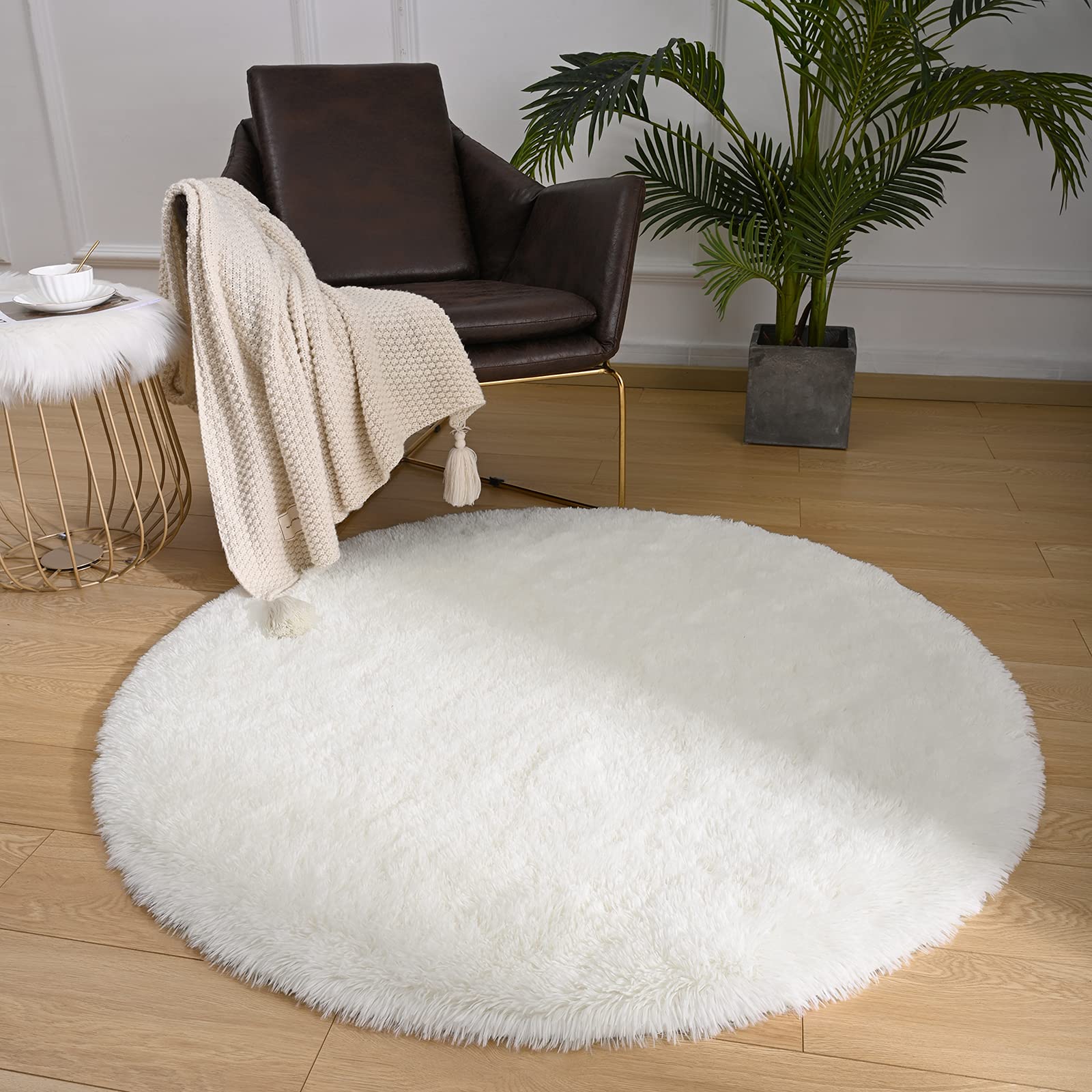 YOH Fluffy Soft Round Area Rugs for Kids Girls Room Princess Castle Plush Shaggy Carpet Cute Circle Furry Nursery Rug for Teen's Bedroom Living Room Home Decor Big Circular Floor Carpet 4'x4' Ivory