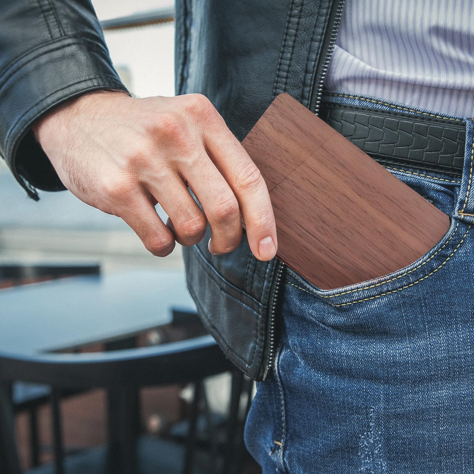 Yuhtech Wooden Business Card Holders, Portable Wooden Business Card Case, Magnetic Business Card Holder, Unisex Portable Travel Kit for Business Trips - Image 4