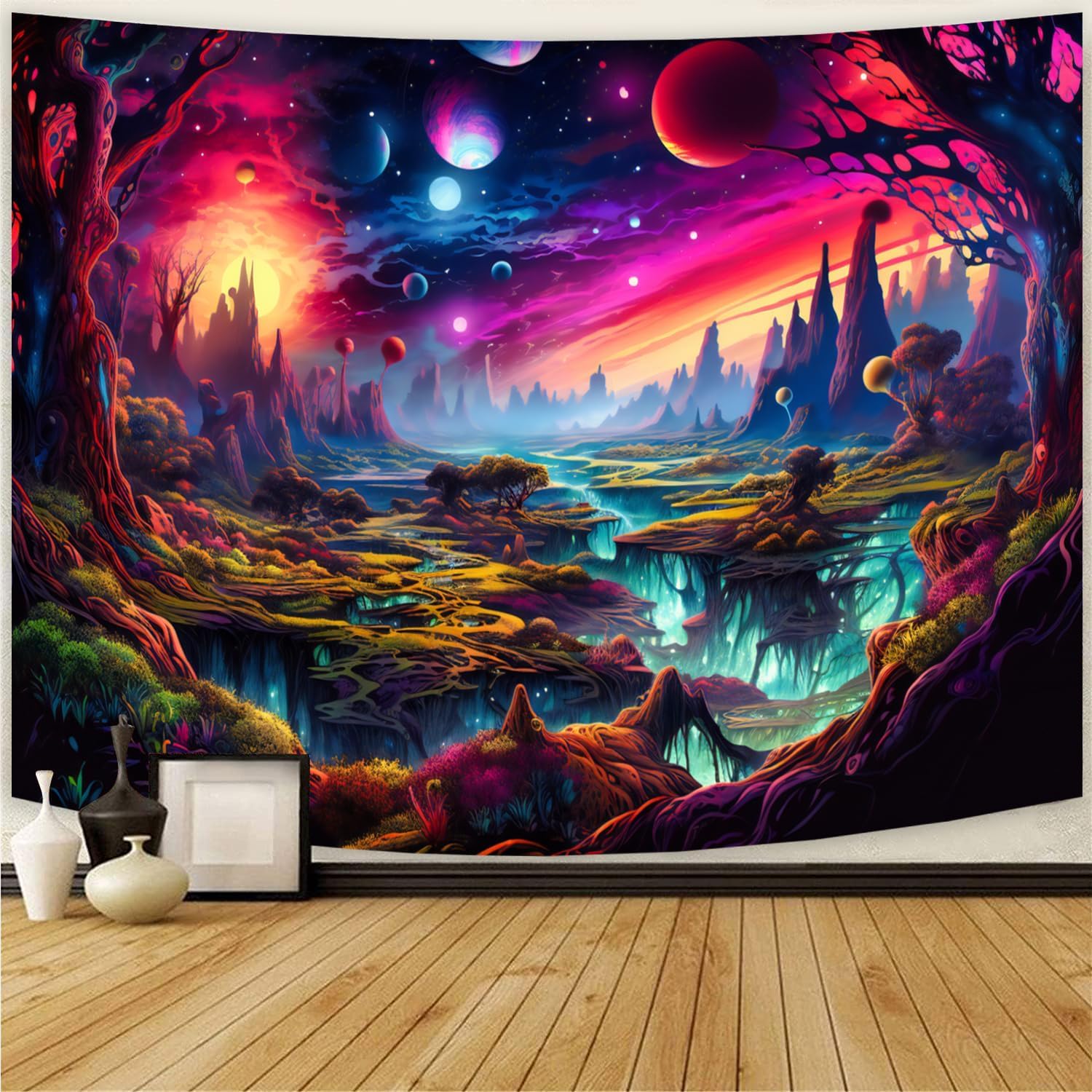 Simpkeely Fantasy Planet Tapisserie, Forêt à la Lumière Noire, Paysage Naturel Rétro Esthétique Tenture Murale, Réactif aux UV, Coucher de Soleil Arbres pour Chambre à Coucher - 240 x 320cm