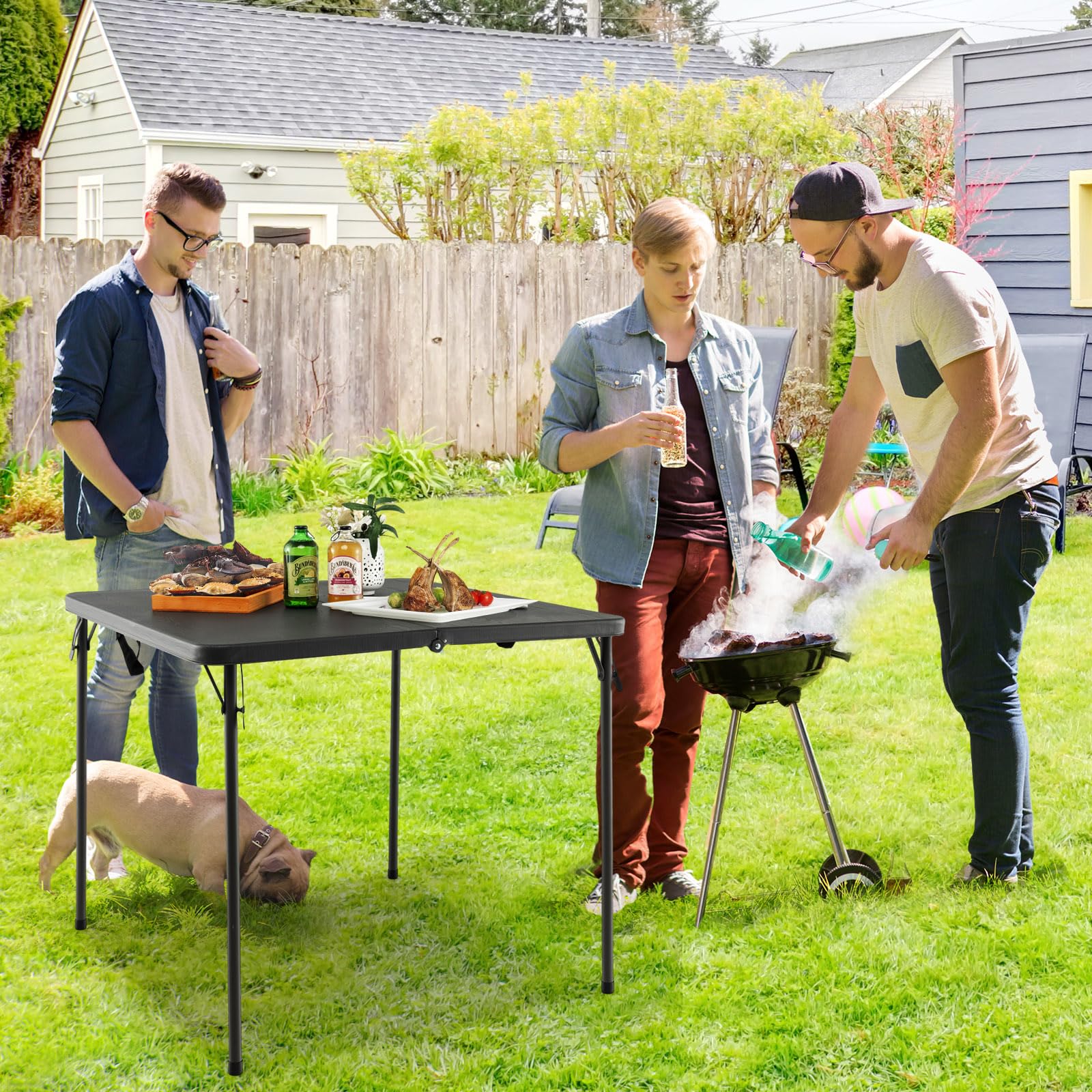 KOMFOTTEU Tavolo Pieghevole da Campeggio, Tavolino Picnic Portatile e Salvaspazio con Cinghie per il Trasporto, in HDPE con e Acciaio, per Barbecue, Giardino, Esterno, Carico di 100 kg (Grigio)