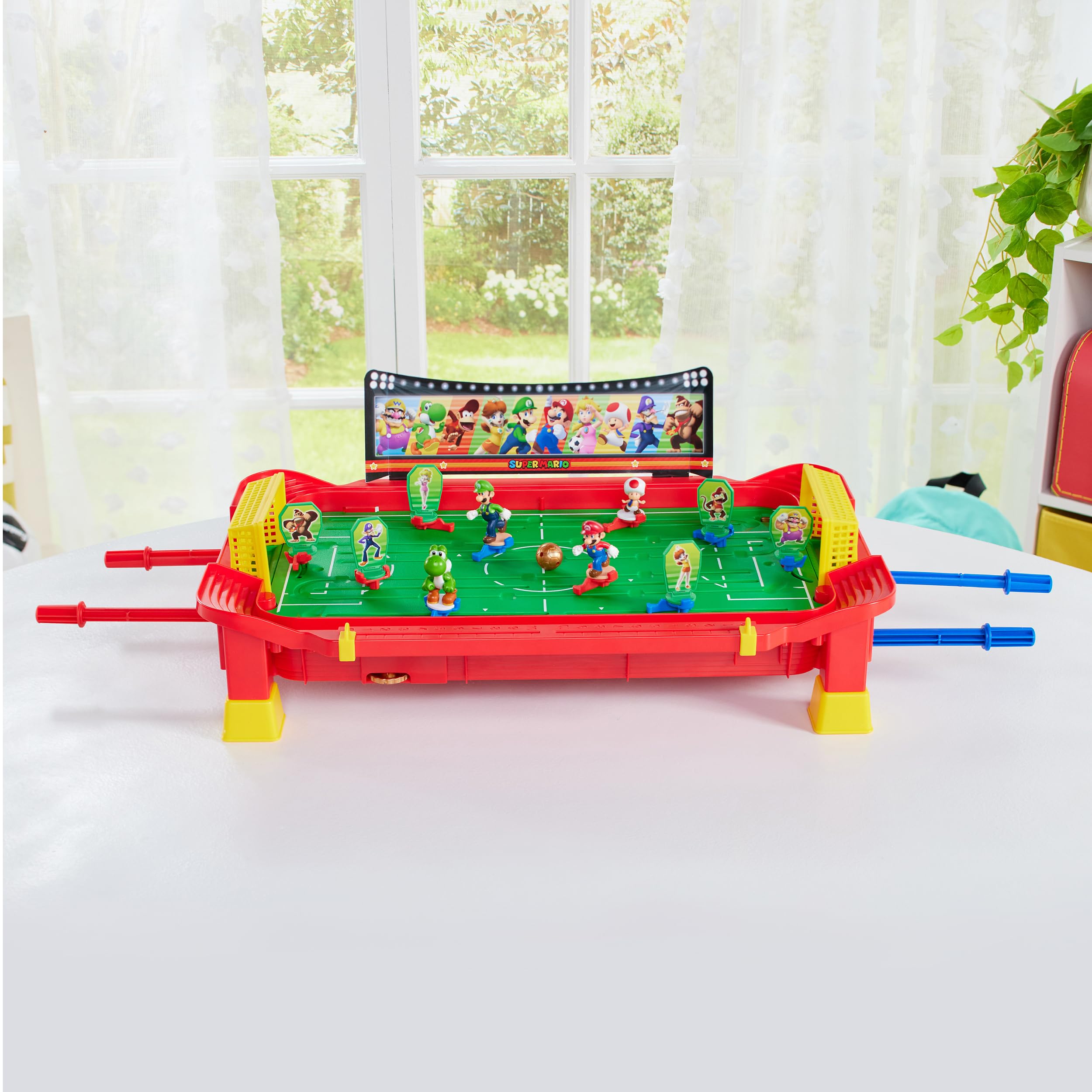 EPOCH Games - 7508 Super Mario Football Striker - Gioco per Feste, Gioco di Calcio Balilla con Personaggi Super Mario, Gioco di abilità, Calcetto per Bambini dai 5 Anni in su
