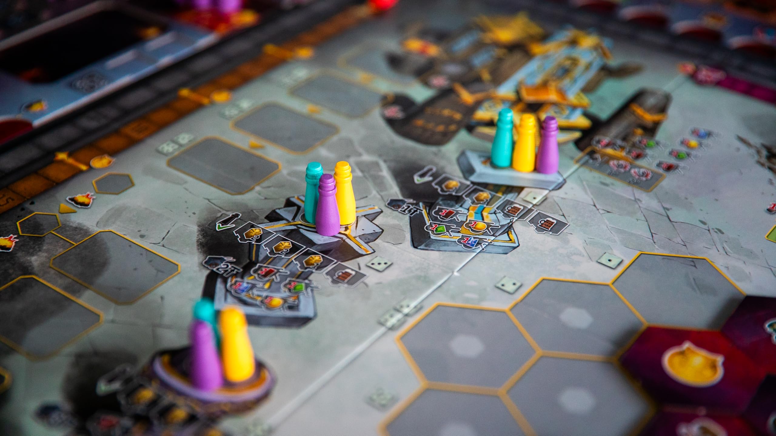 Devir - Covenant – Juego de Mesa de Estrategia Épica Enanos | Recupera la Montaña Sagrada | 1-4 Jugadores, 100 min, Autor de Bitoku y Sabika | Aventura Fantástica y Cooperativa (BGCOVSE)
