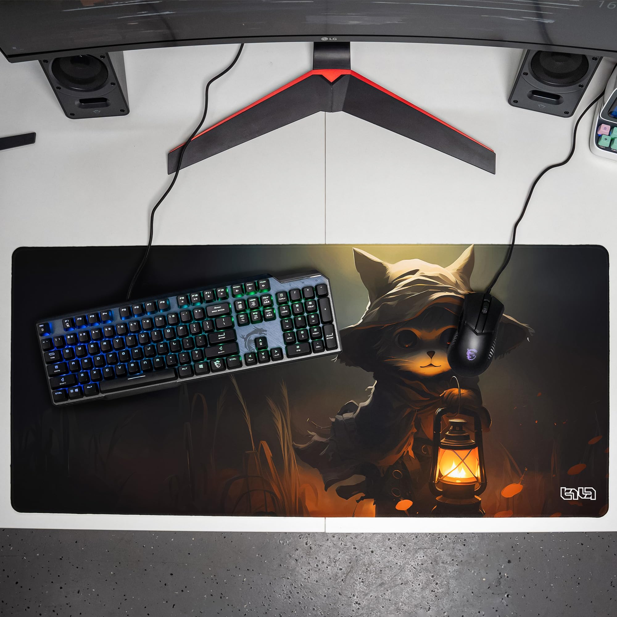 Tilt Schreibtischunterlage 90x40 cm Gaming Mauspad XXL | Rutschfester Mousepad Groß für Schreibtisch und PC Gadgets | Wasserdichter Desk Mat (Not Afraid at All)