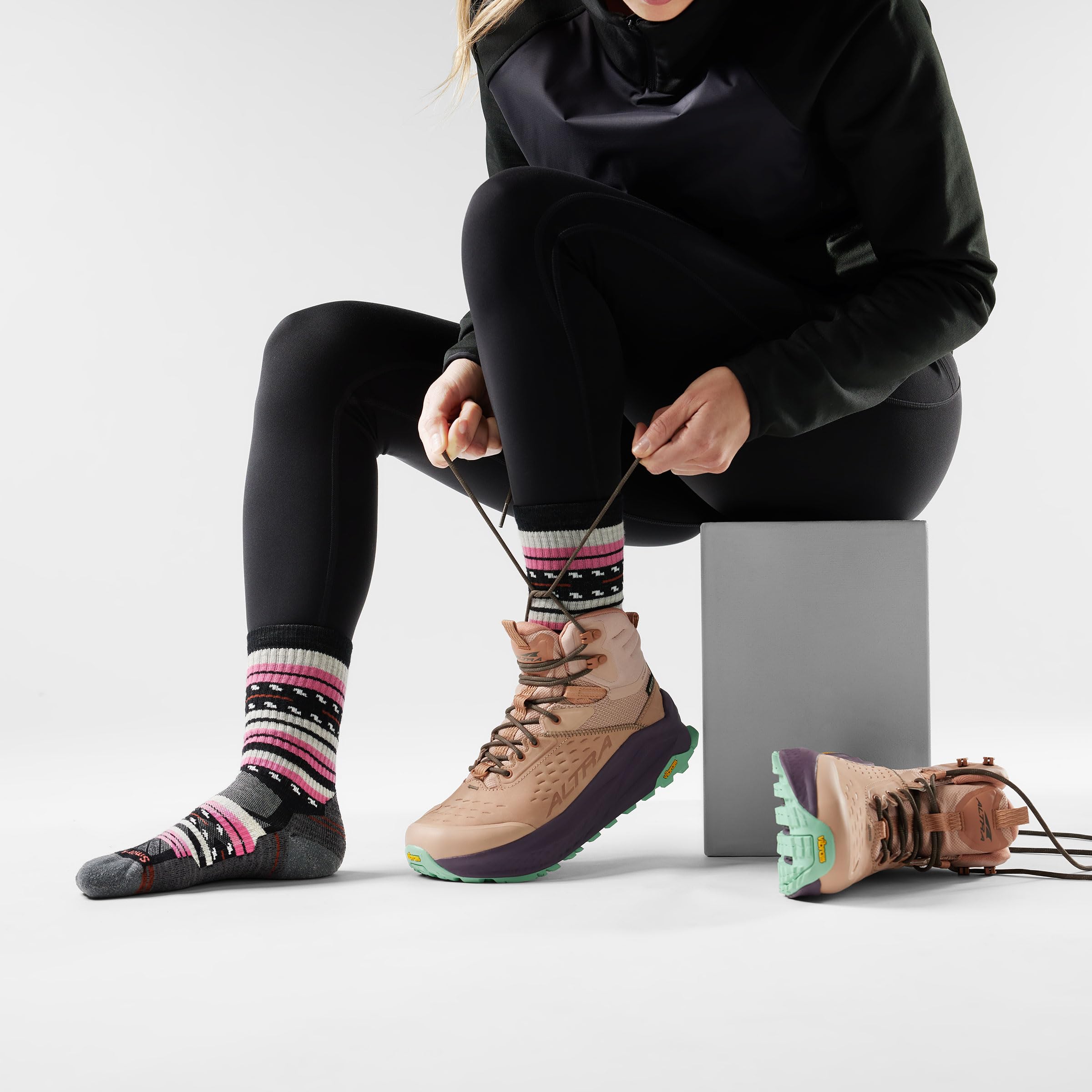 Smartwool, Women's, Hike Light Cushion Margarita Crew, Black, Large