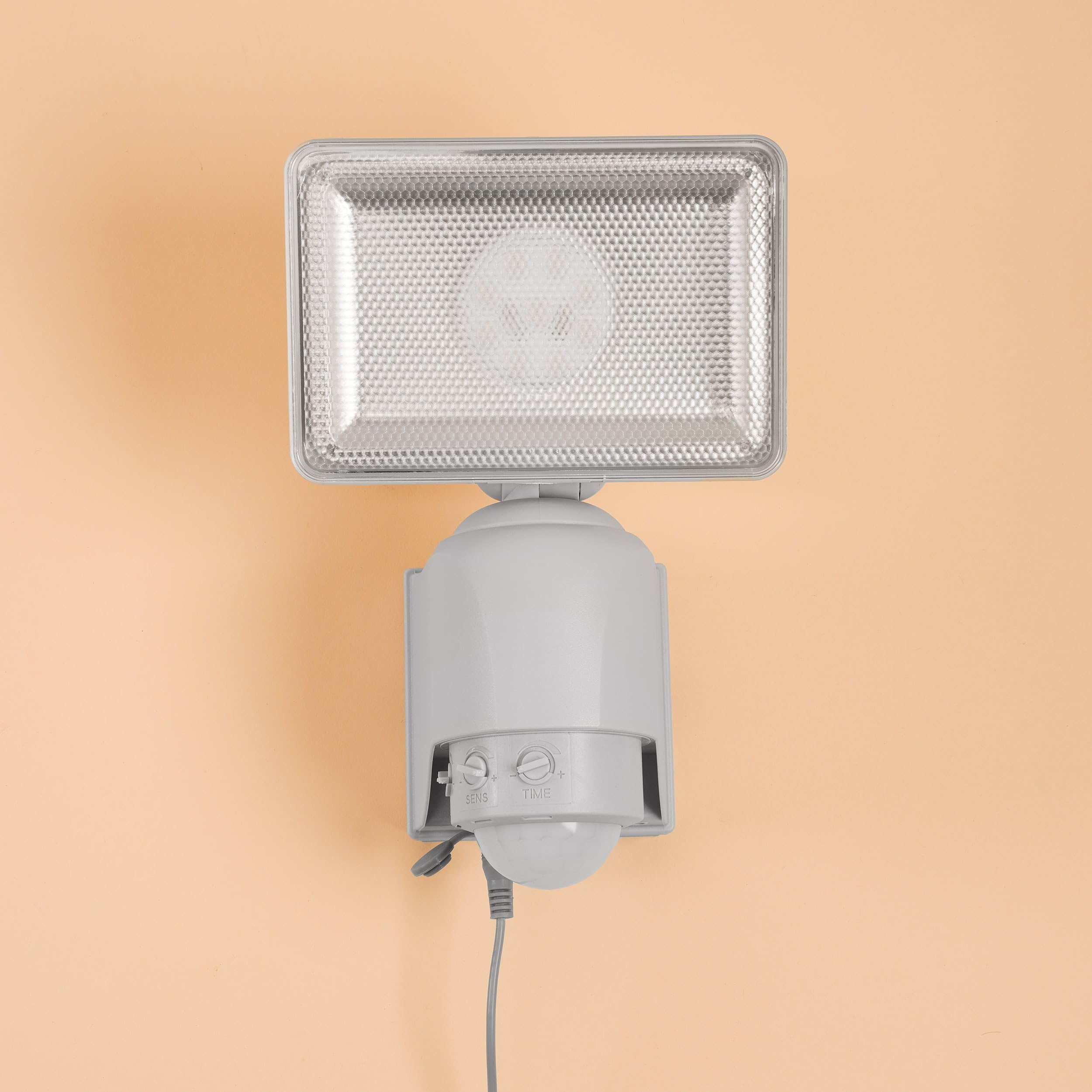 Esotec Solar Wandstrahler HighPower 500, PIR Bewegungsmelder, Akku, Lichtsystem, LED Flächenstrahler, Solarmodul, Solarstrahler, Wandleuchte, 2800K, Kunststoff, IP44, außen, wetterfest, 102510