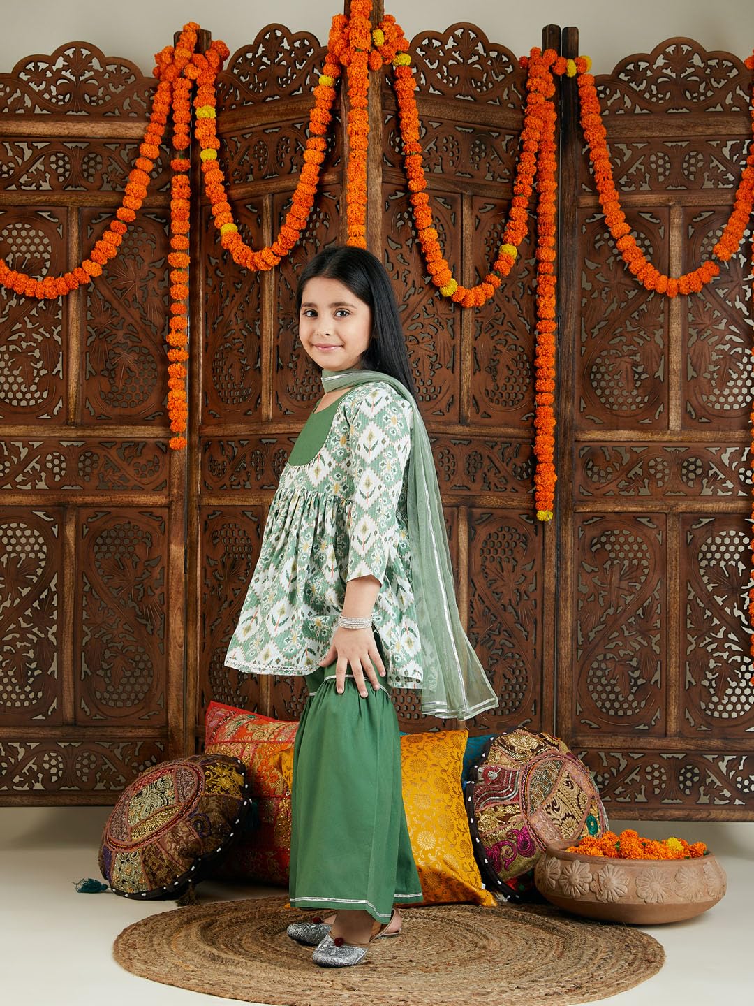 VASTRAMAY Conjunto de pantalones Kurta verde para niña (GL)