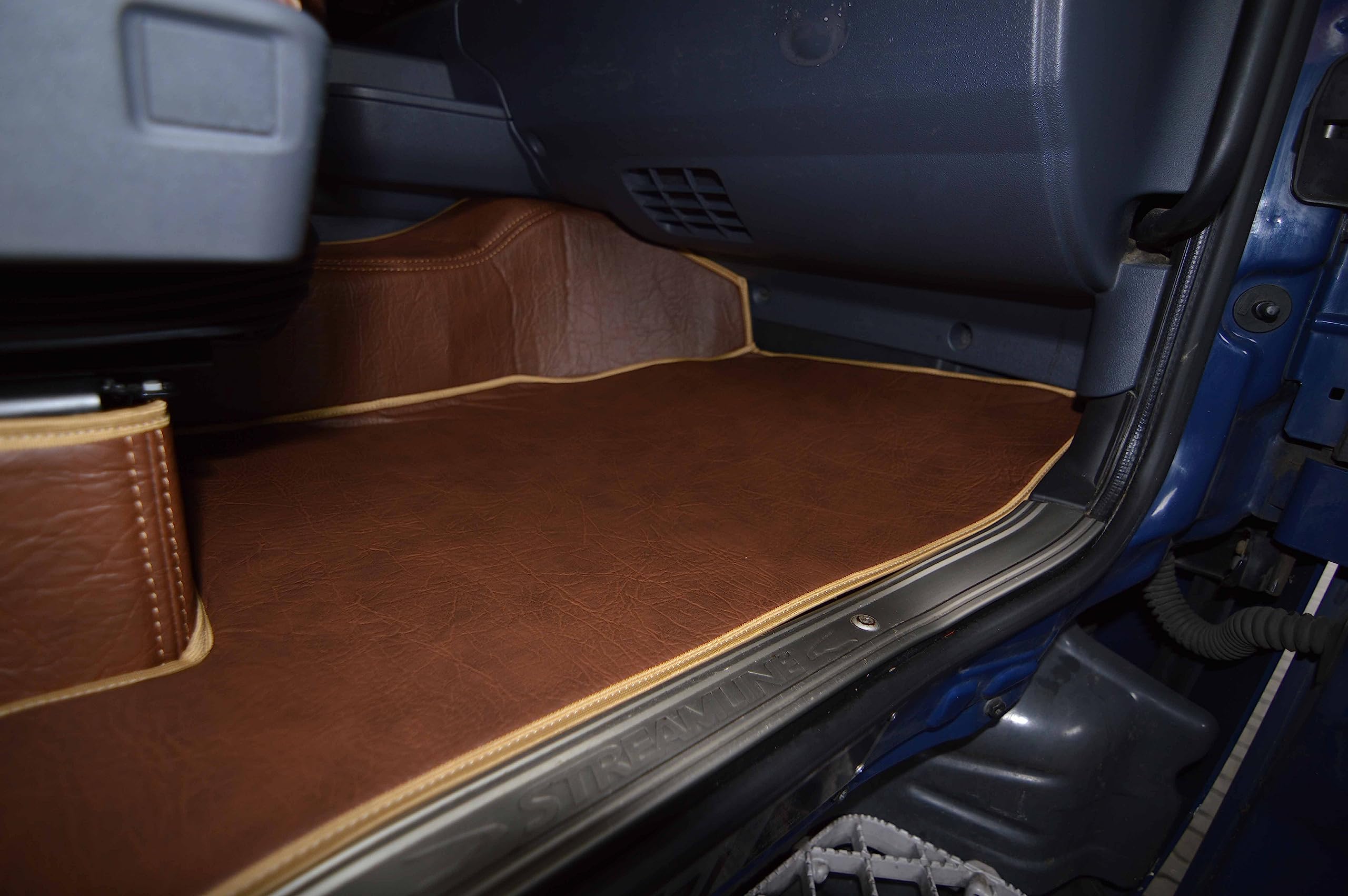 Alfombrillas para Camión Scania Serie R de 2009 a 2013 Marrón Accesorios para Interiores de Camiones - Accesorios de Espuma Comfort - Suelos Antideslizantes