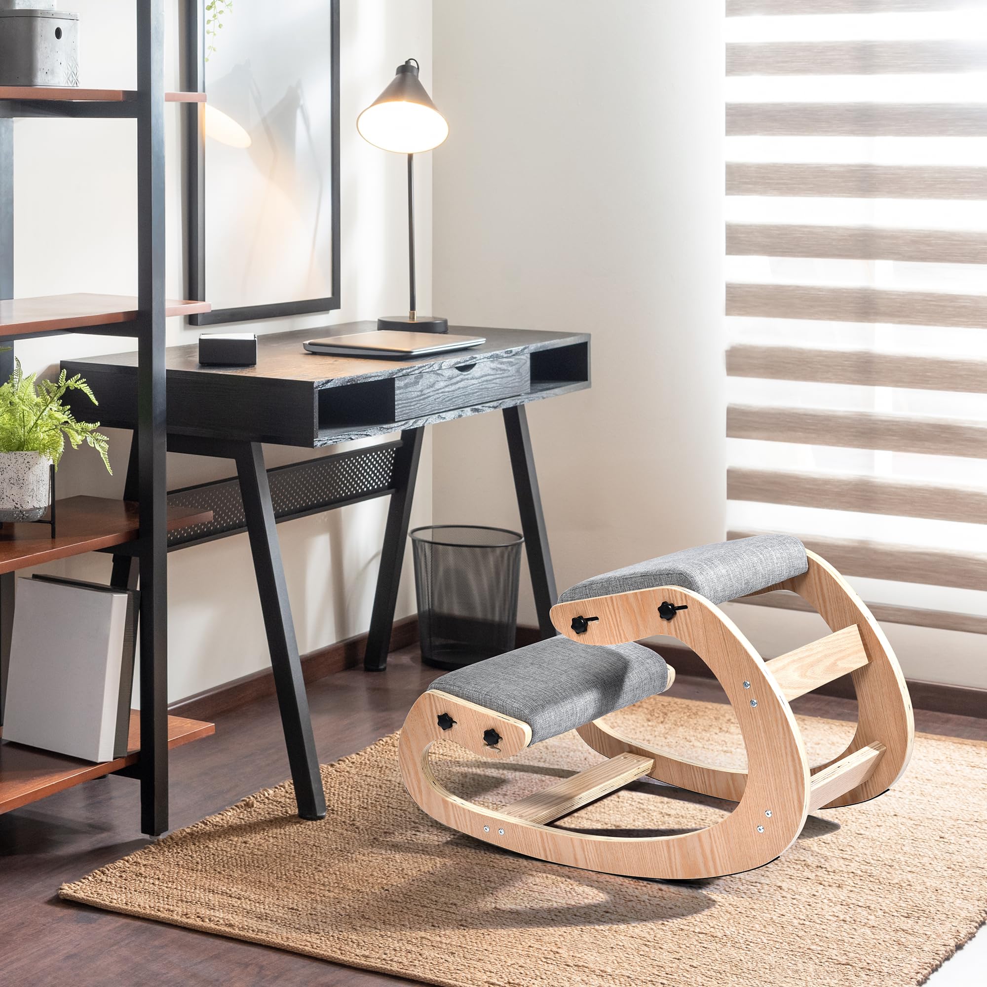 Amazon｜ひざまずく椅子 人間工学に基づいた姿勢チェア 木製 調節可能