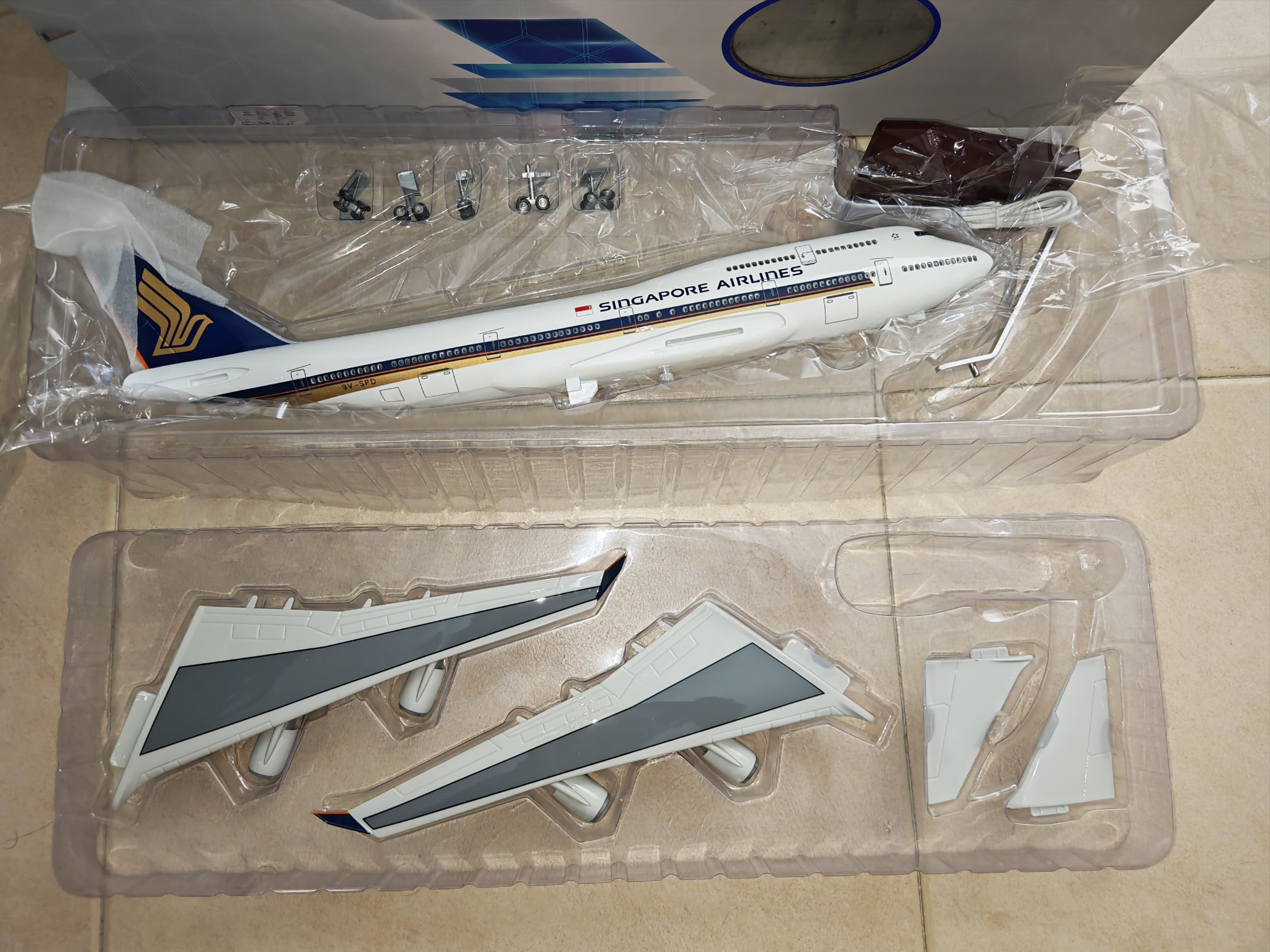 Singapore Airlines (SIA, SQ) Boeing B747-400 Model (1:150) [Model