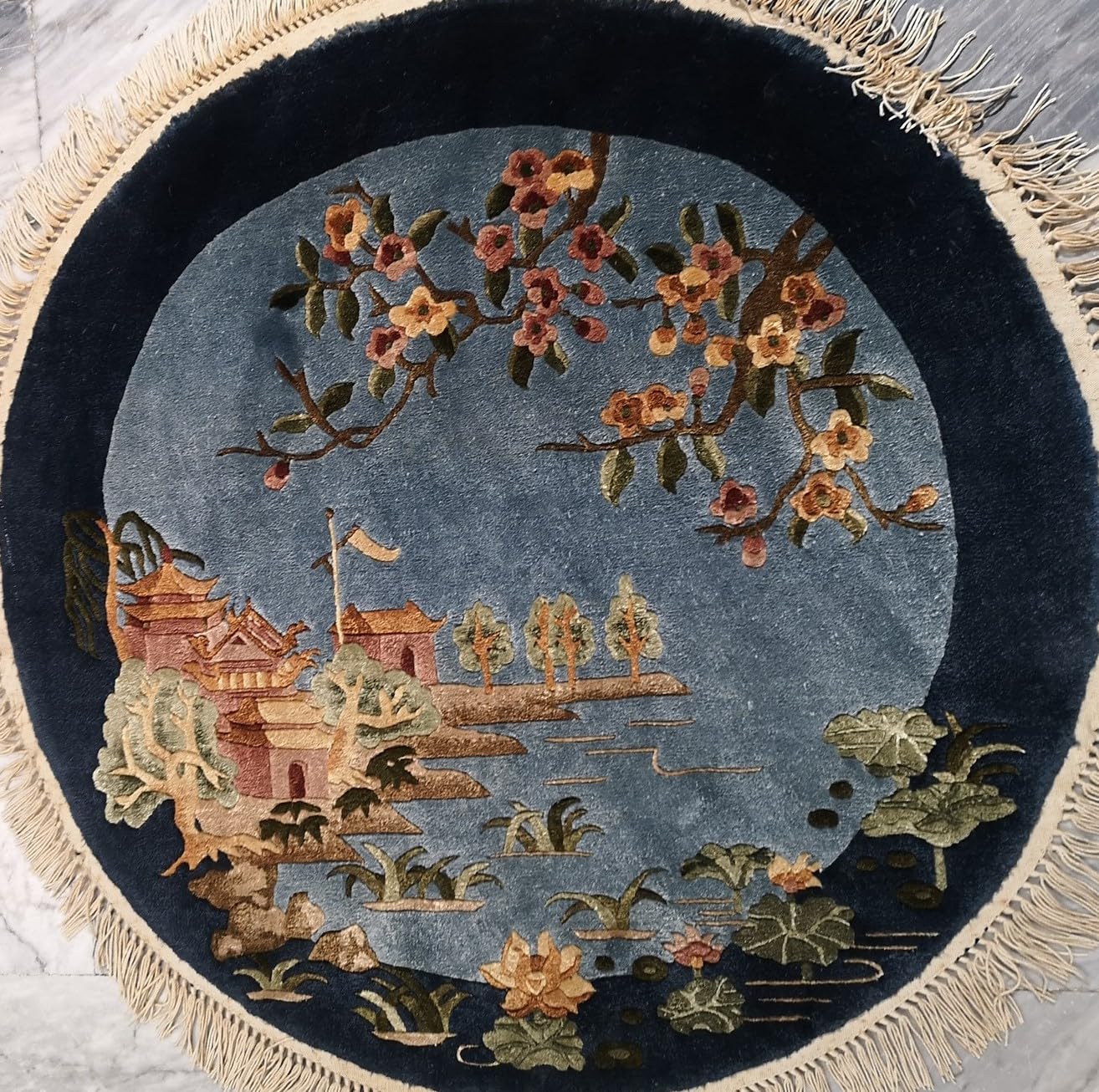Tapis en soie de Chine bleu Tianjin pour coin lecture cosy