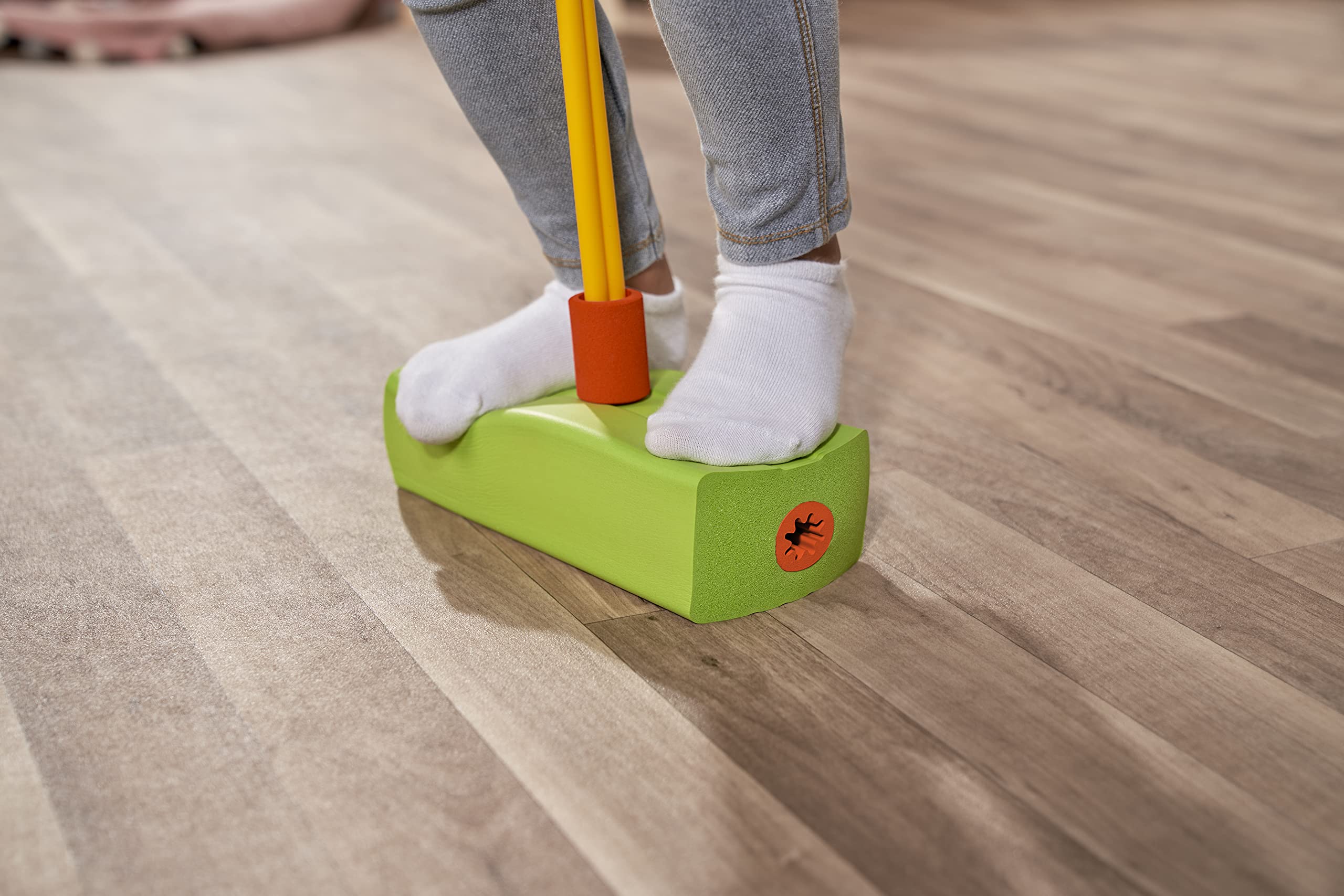Simba 107306087 - Pogo Jumper, extra weiche Sprungplattform, Springen, Hüpfen, Stelzen, Gartenspielzeug, Outdoor, mit Quietscher, 40-90cm, ab 3 Jahren (Packung mit 2)