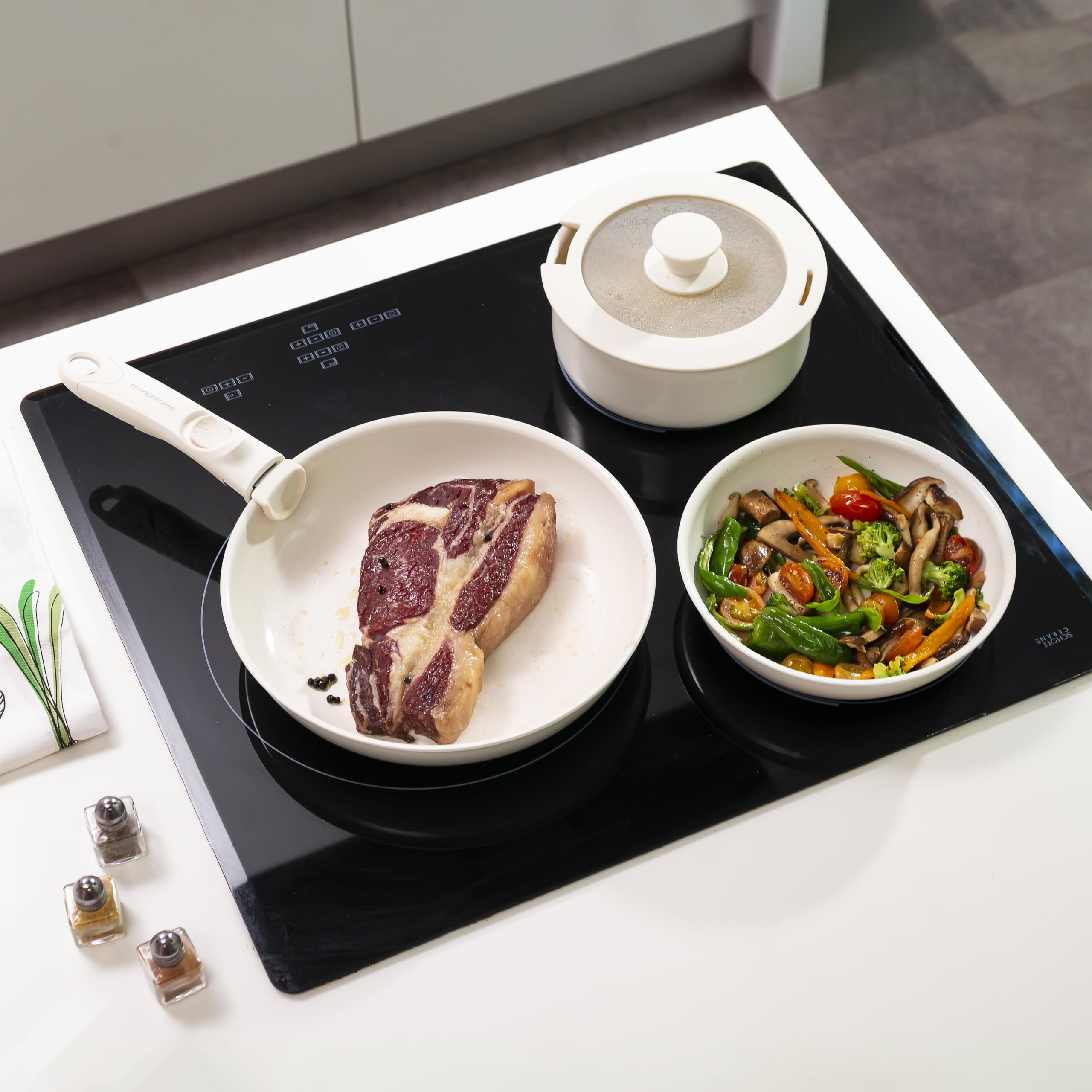 InnovaGoods® Juego de sartenes Juego de utensilios de cocina antiadherentes con Mango Extraíble, Menaje de Cocina con Tapas, Todo Tipo de Cocinas y Horno, apto Lavavajillas Horno. Beige (5 piezas)