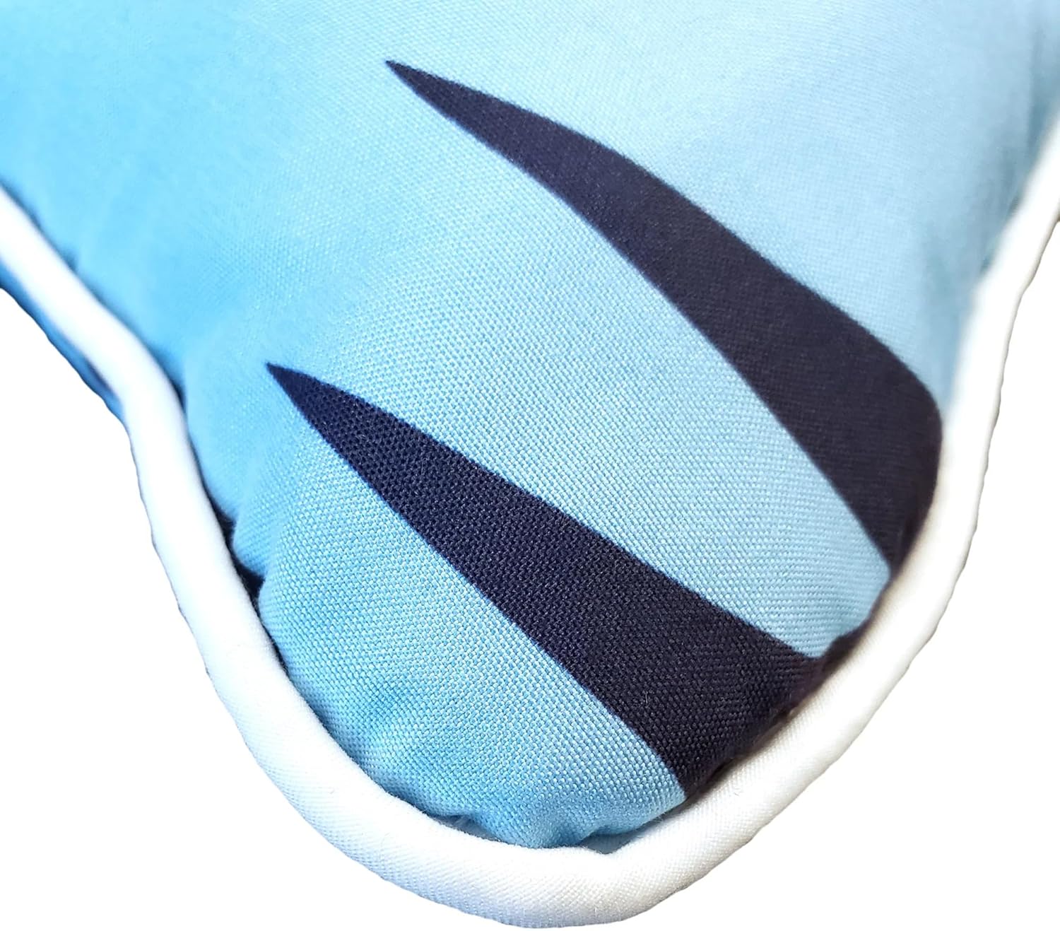 Northwest Classics Full Sized Shark Adventure 8-Piece Bed in a Bag Set, All Seasons Bedding for Girls and Boys, Comforter, Flat Sheet, Fitted Sheet, Pillowcases, Pillow, Shams