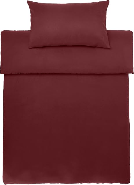 AmazonBasics Microfibre Duvet Set, Burgundy, 200cm x 200cm / 50cm x 80cm x2