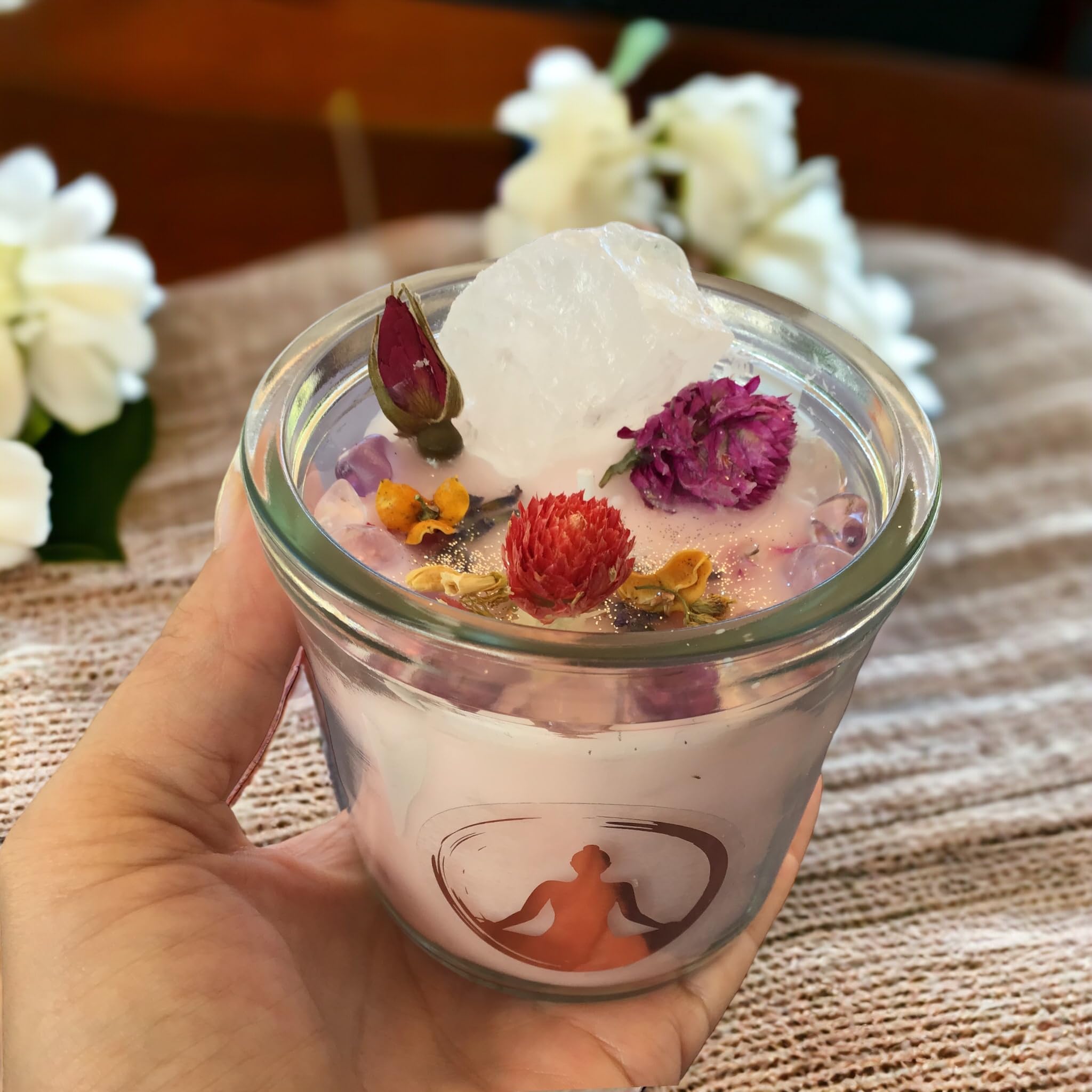 Große Edelsteinkerze "Meditation" im Glas mit Anleitung | Duftkerze | Ritualkerze | Kristallkerze mit Blüten | Amethyst, Rosenquarz, Bergkristall | Jasmin