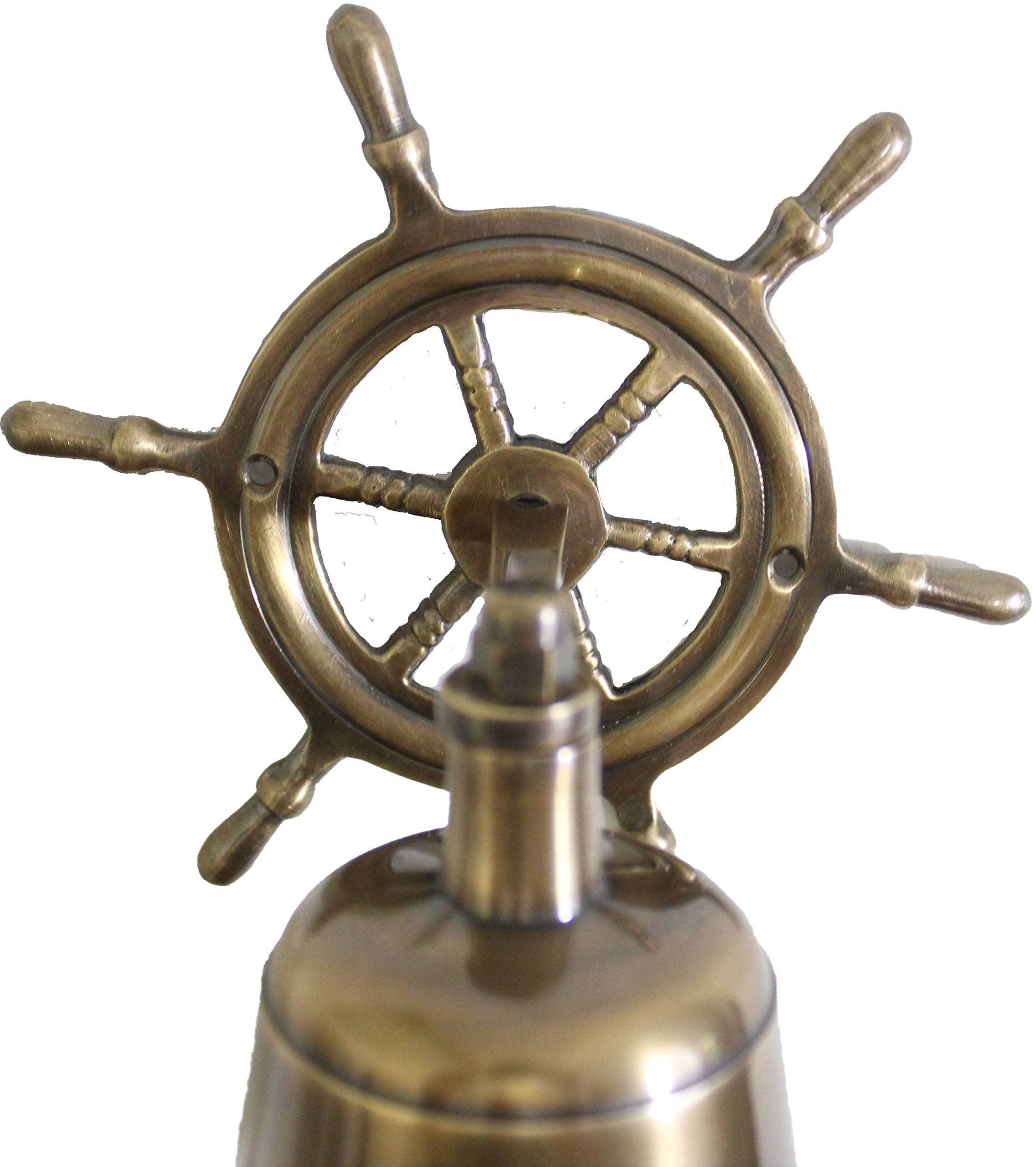 Campana de latón bruñido con timón y cordón para colgar en la pared. Decoración marítima para los amantes de los barcos.