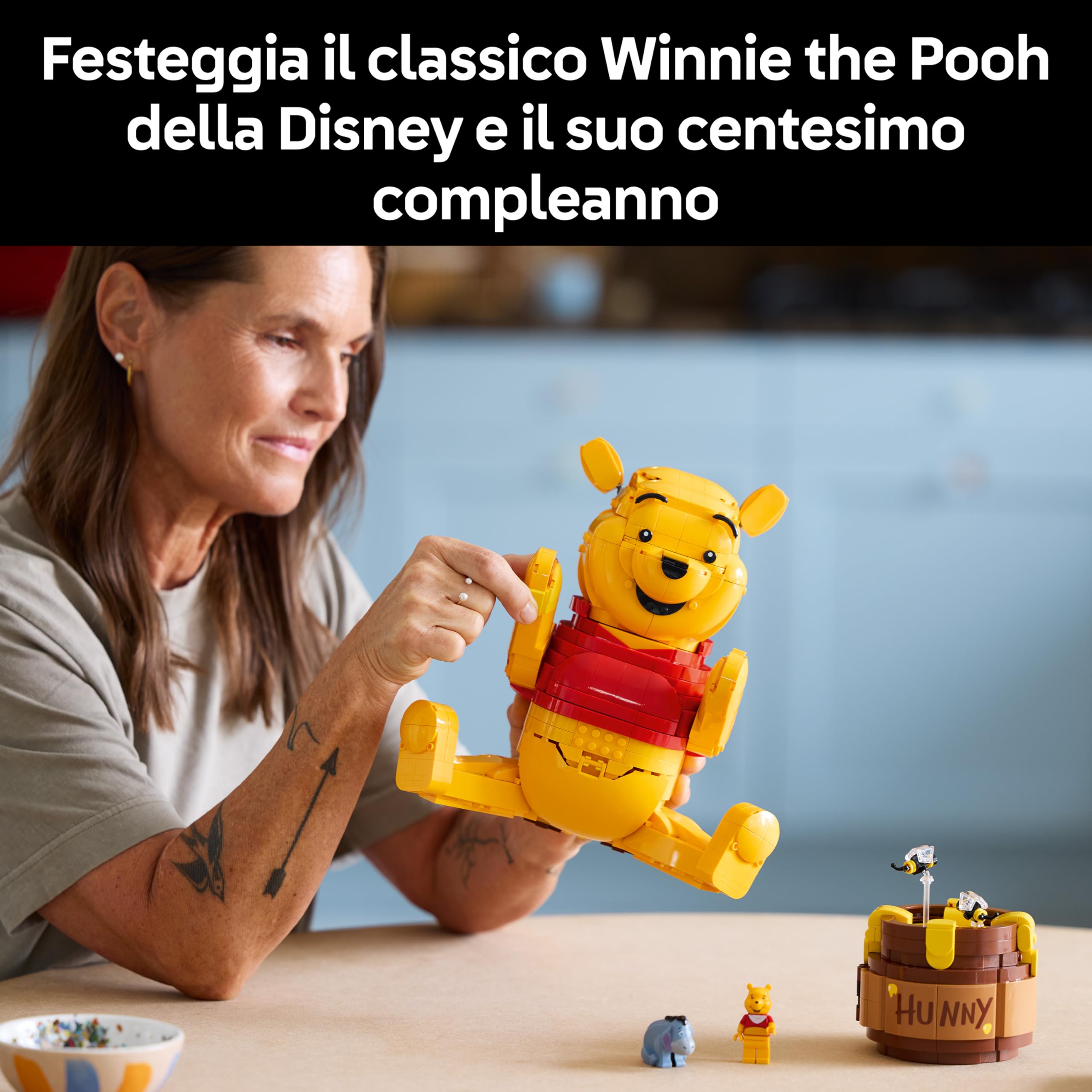 LEGO | Disney Winnie the Pooh - Kit di Modellismo per Adulti - Decorazione di Casa con Vaso di Miele, Minifigure da Collezione e Personaggio di Ih-Oh - Idea Regalo Fai da Te per i Fan - 43300