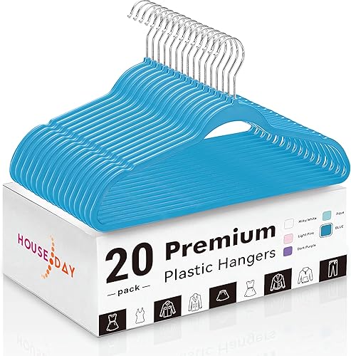 HOUSE DAY Paquete de 20 perchas de plástico, perchas azules extra anchas con gancho giratorio de 360, perchas que ahorran espacio como
