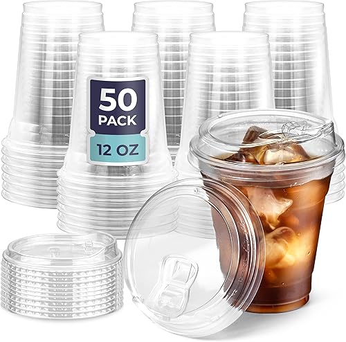 Fit Meal Prep Paquete de 50 vasos de plástico transparente de 12 onzas con tapas sin pajilla, tazas de café de plástico desechables con tapas, tazas