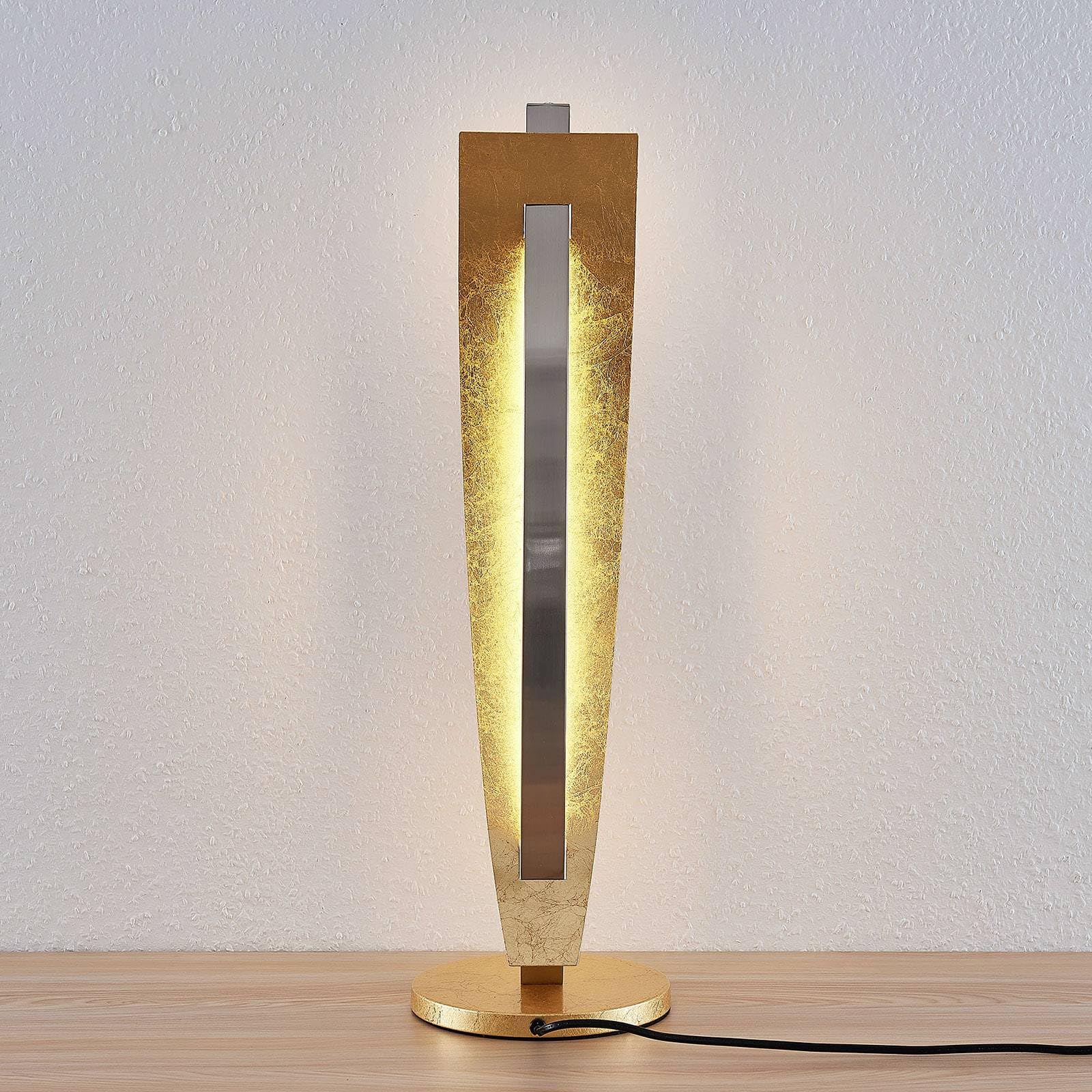 LED Lámpara de mesa 'Marija' (Moderno) en Dorado hecho de Metal e.o. para Salón & Comedor (1 llama,) de Lucande | lámpara de mesa LED