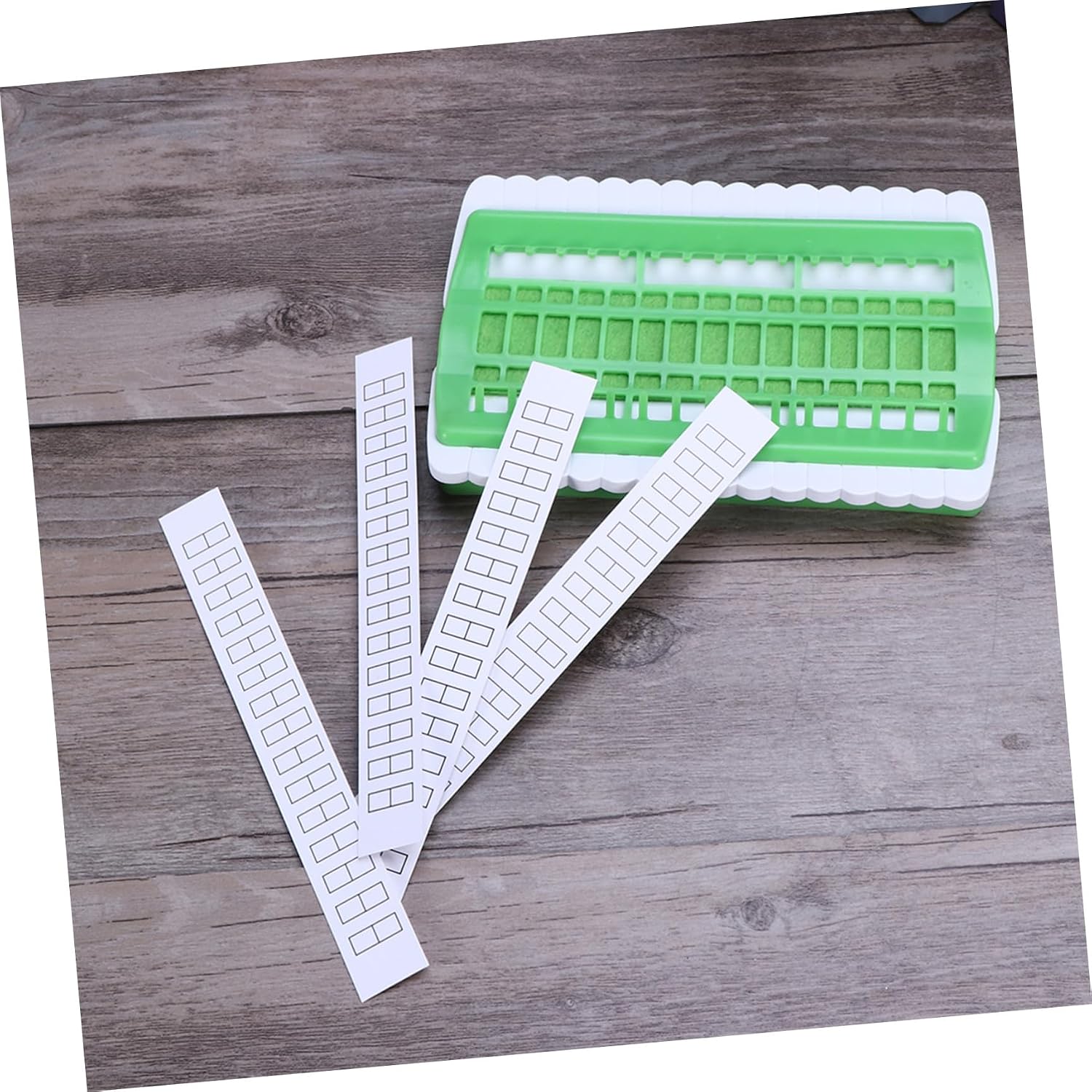 Floss Organizer with Positions for Embroidery Threads Durable Craft Tool for Tangle Storage for Beginners and Present for Green