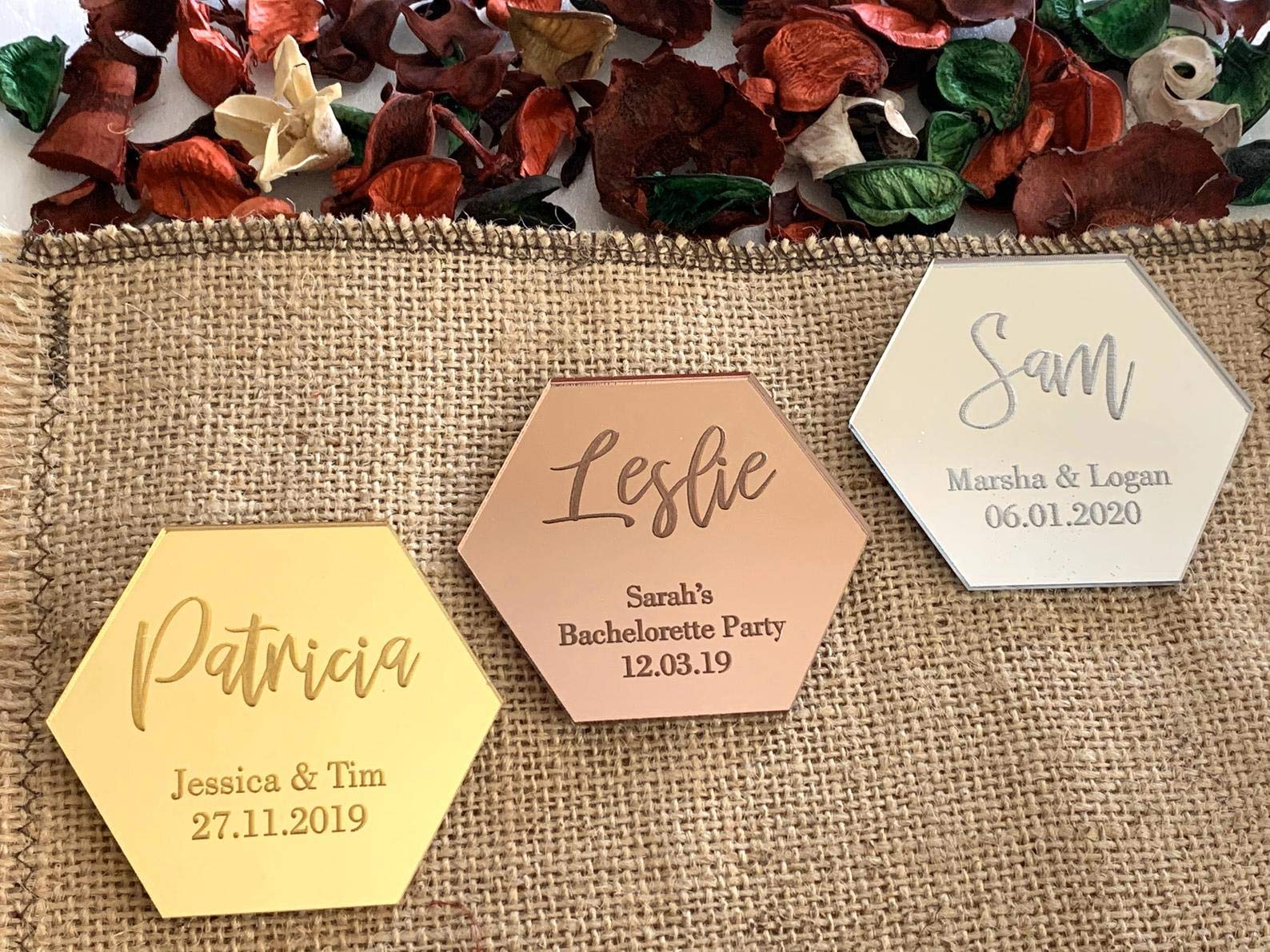 Nombres o texto grabado, Decorativos Personalizados, Madera o acrílico, Tarjetas de mesa, Marcasitios de boda, Fiesta, Evento, Cumpleaños, Tarjetas Lugar, Tarjetas con Inscripción en diferentes formas