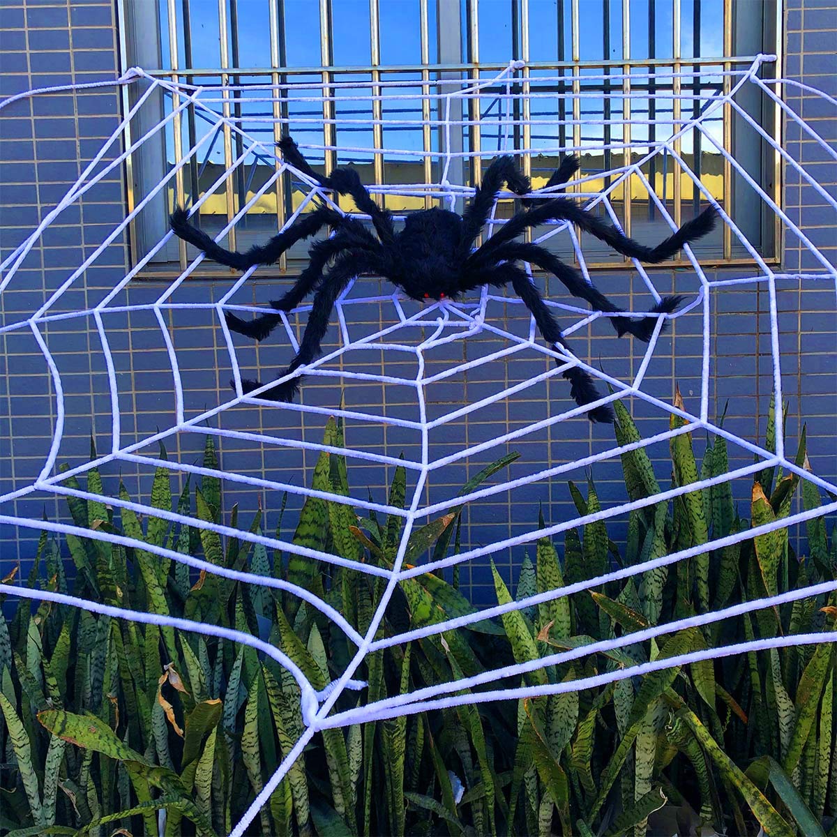 Giant Halloween Spider with Round Large Web, Outdoor Halloween Decor