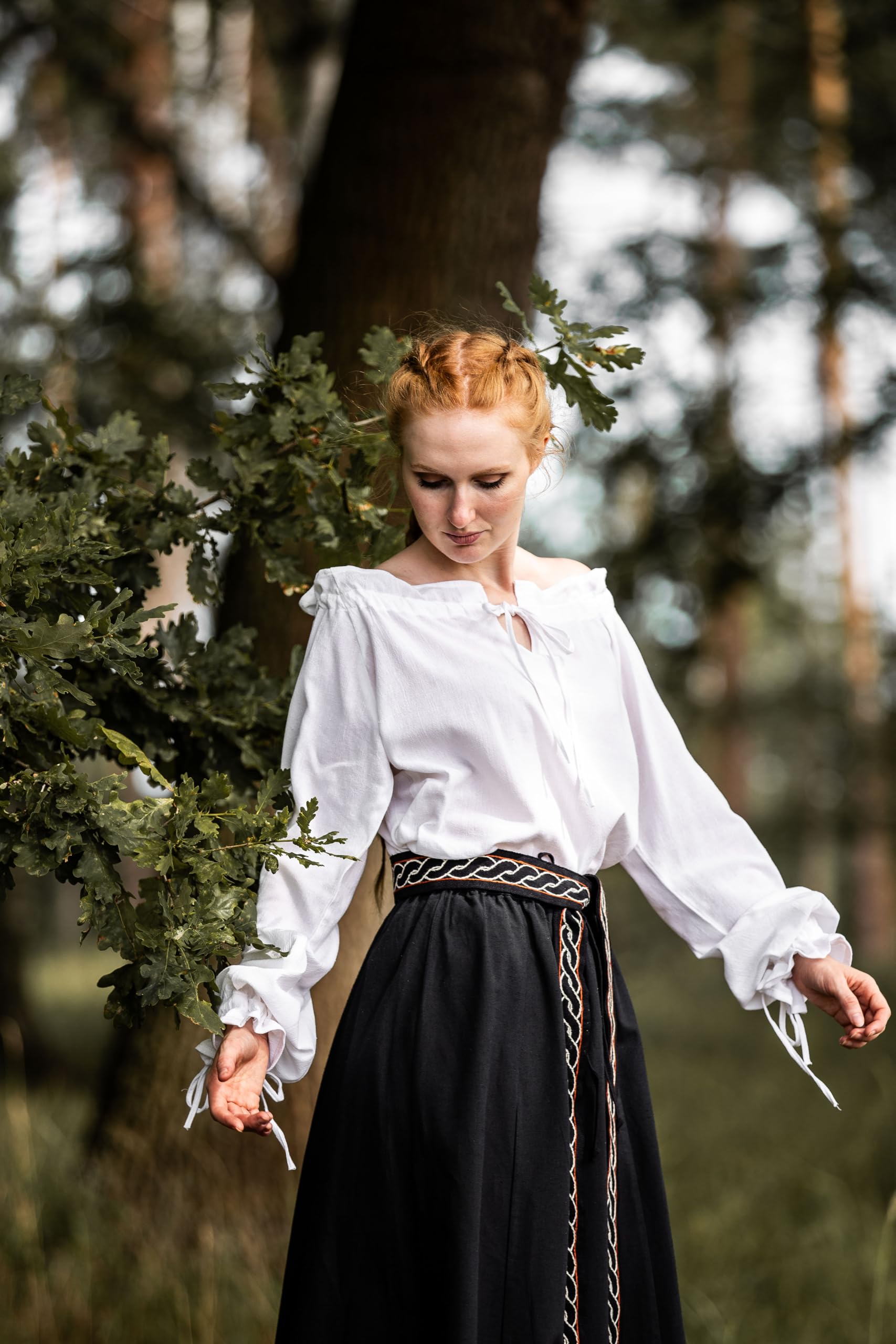 Leonardo Carbone® Damen Bluse Mittelalterbluse Edith | Offenschulterig | Rüschenärmel | Karneval, Halloween, Cosplay, LARP, Kostüm, Mittelalter, Festkleidung | 100% Baumwolle Weiß M