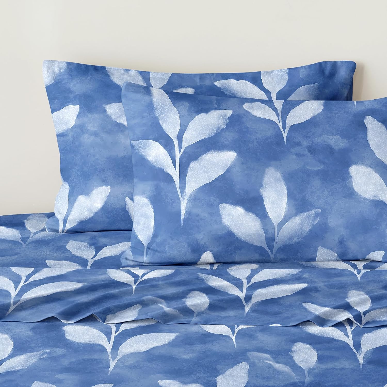 Wake In Cloud - Floral Bed Sheets, 4-Piece Sheet Set, Botanical Flower Shabby Chic Leaves Pattern Printed Farmhouse Vintage Aesthetic Bedding, Deep Pocket, Slate Blue, King Size